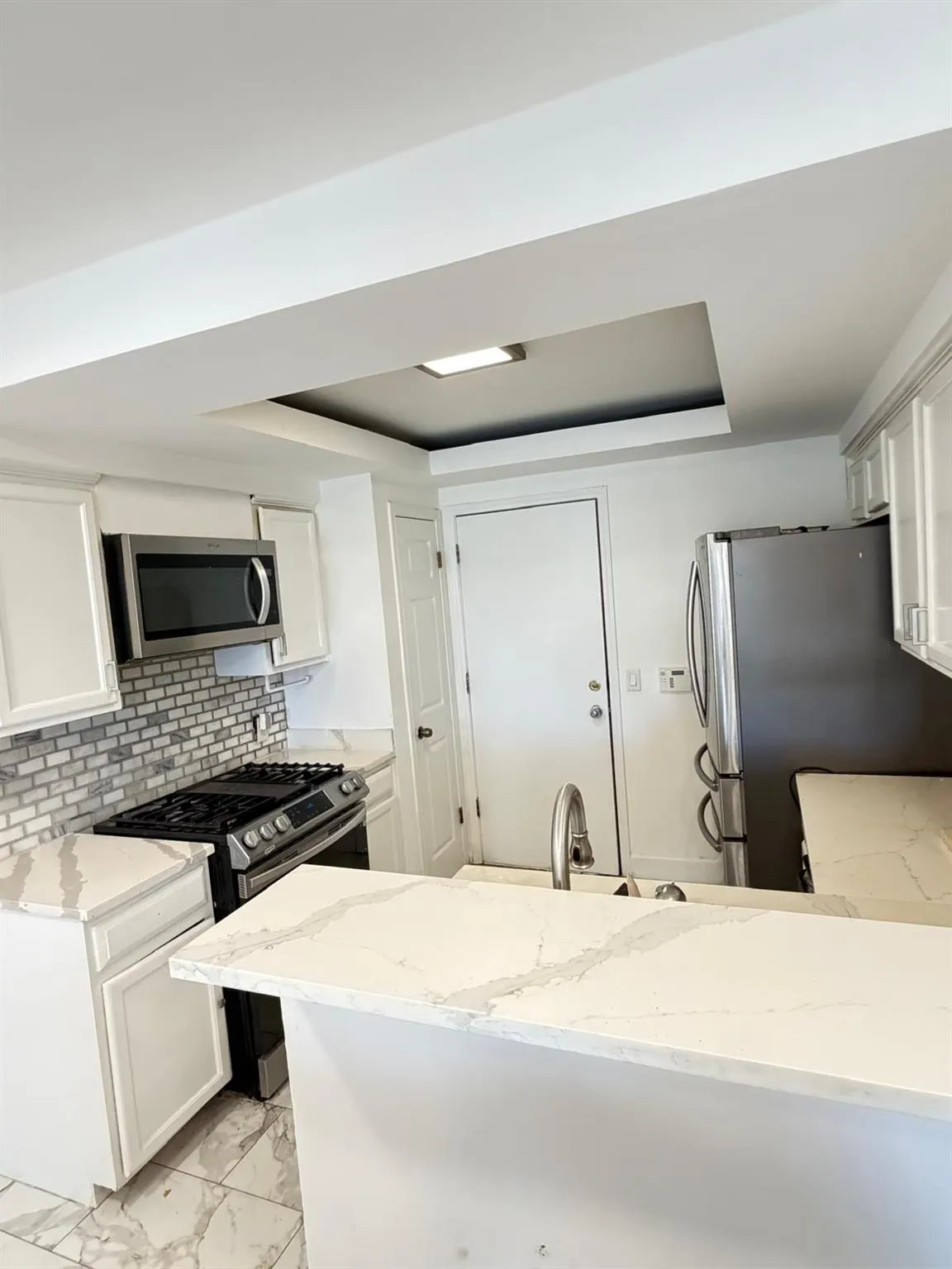 Photo 4 of 4611 E CASTLEMAN DR