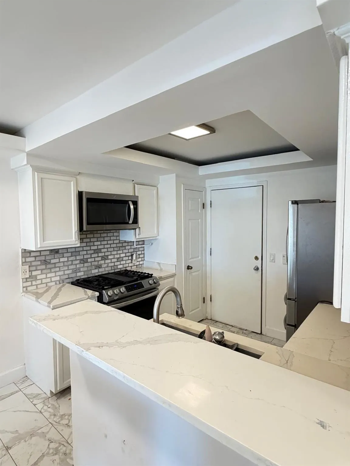 Photo 5 of 4611 E CASTLEMAN DR