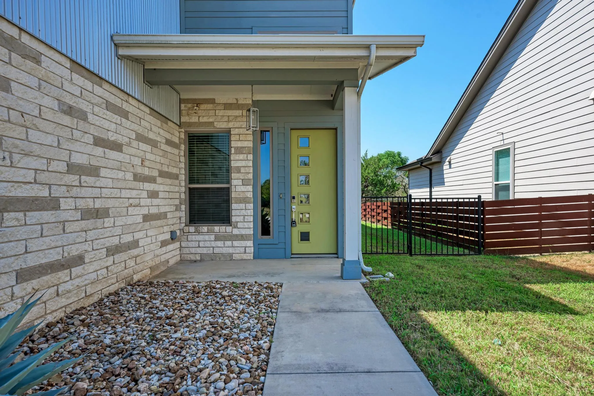 Photo 3 of 308 CHARLI CIR
