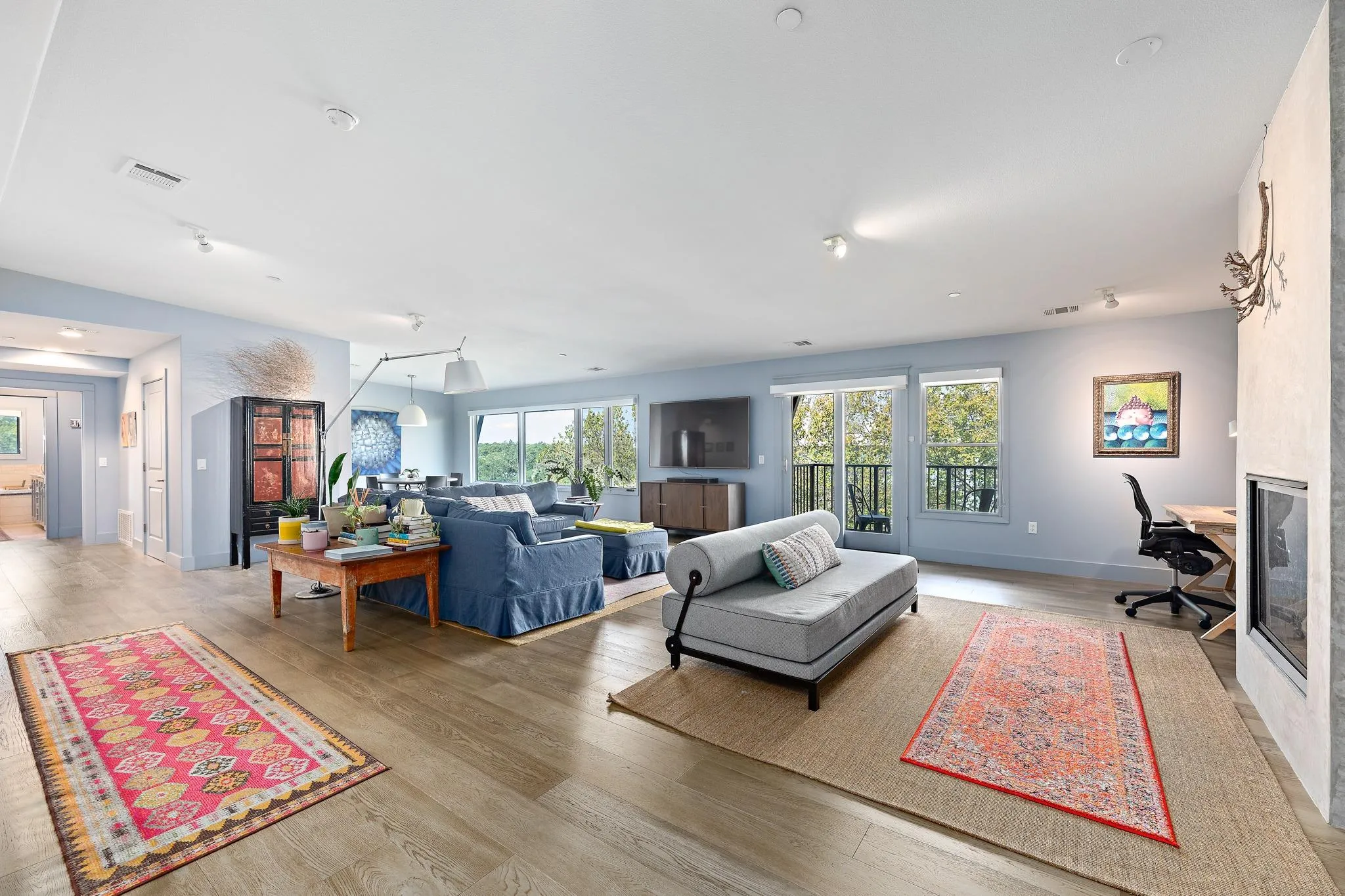 Photo 2 of 3200 GRANDVIEW ST #11