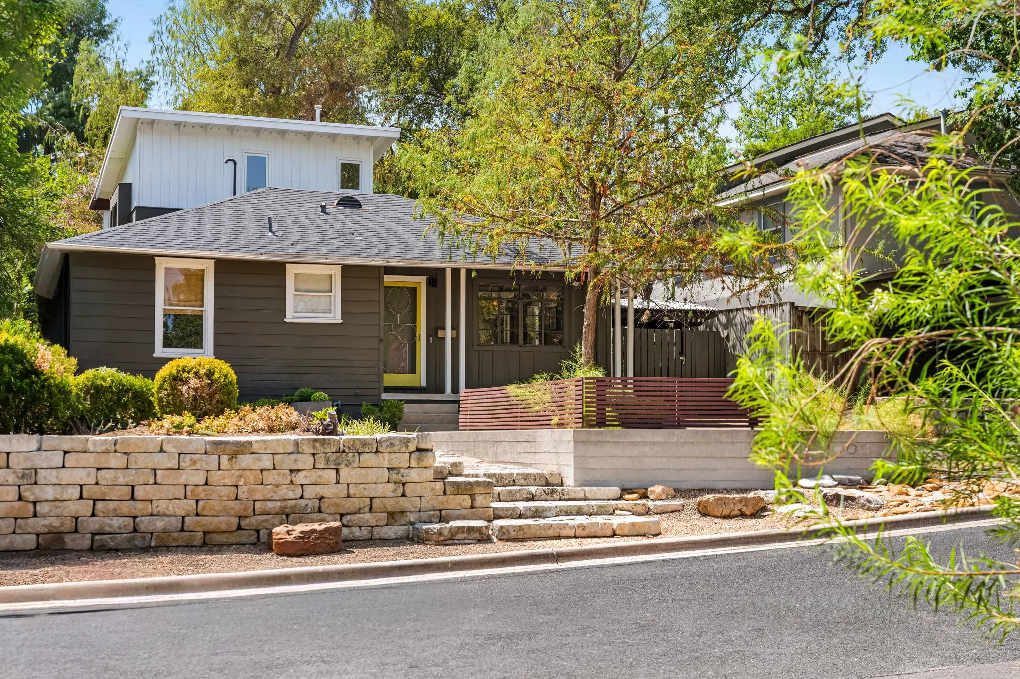 Photo of 1001 DANIEL DR, Austin, TX, 78704