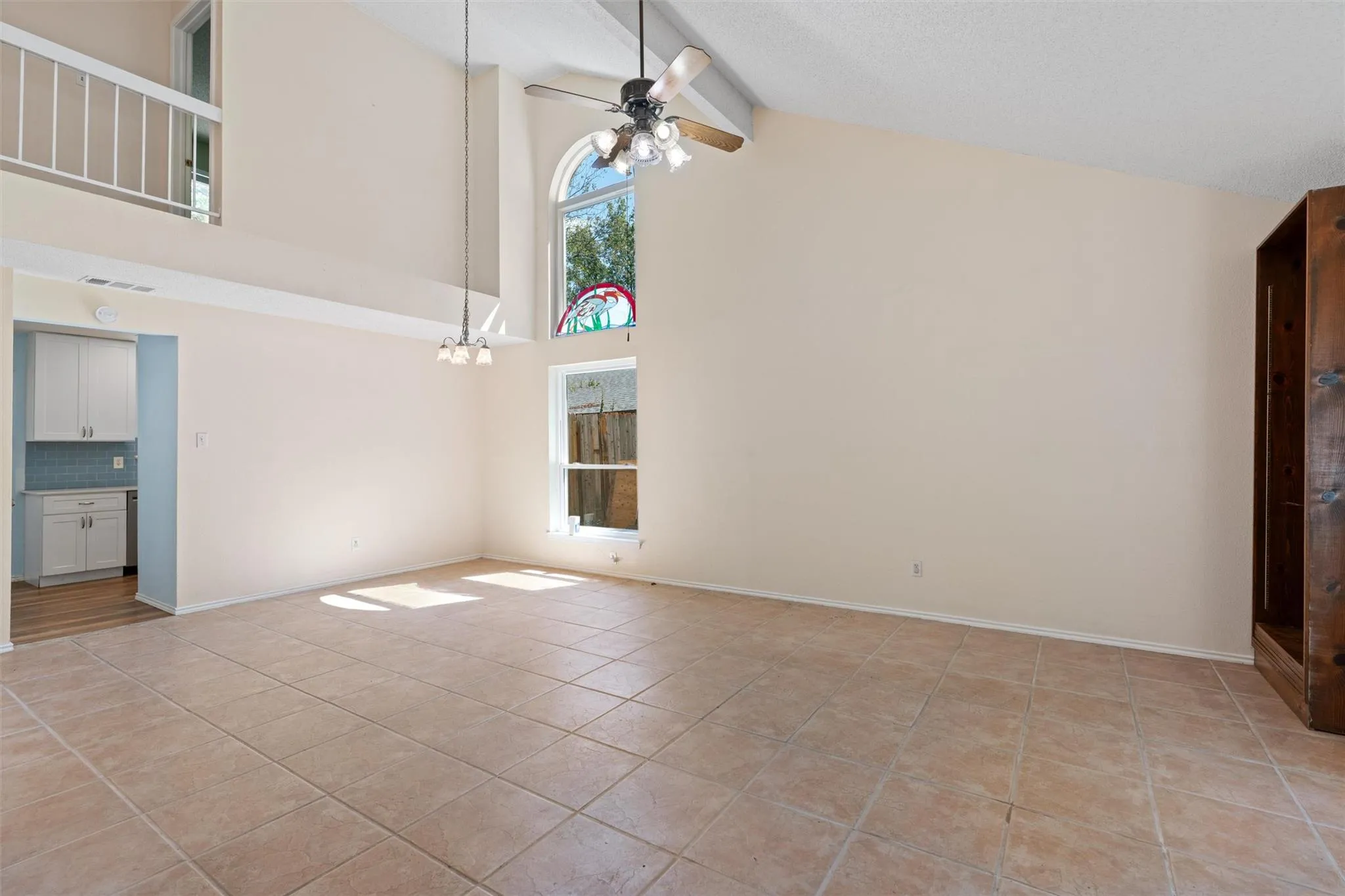 Photo 4 of 12319 YARMONT WAY