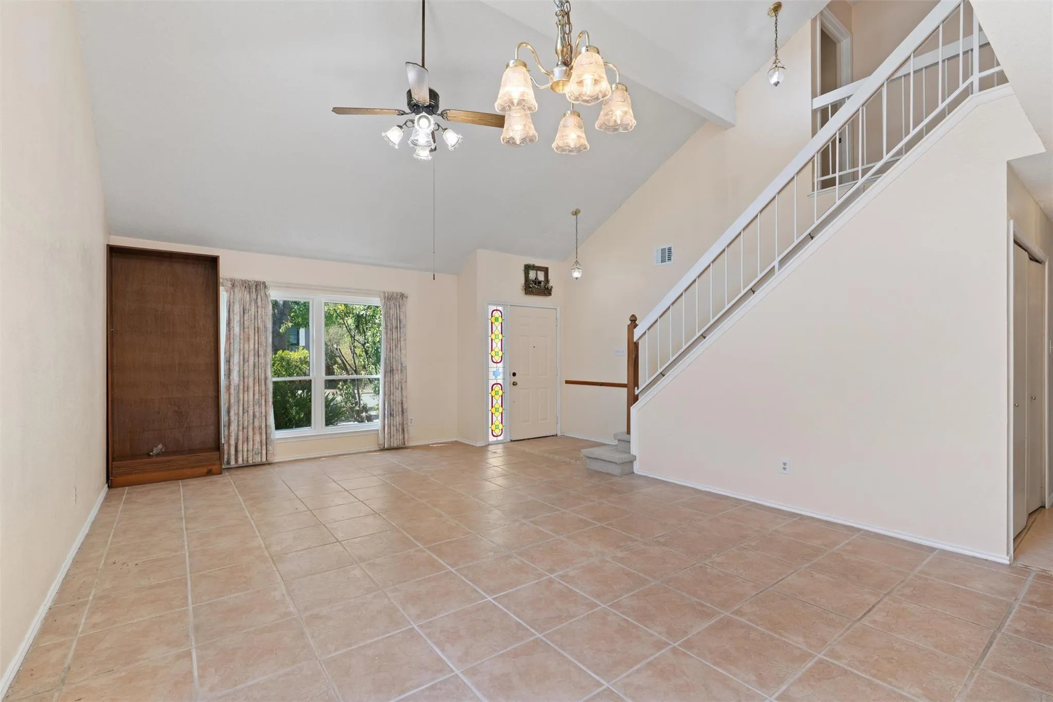 Photo 5 of 12319 YARMONT WAY