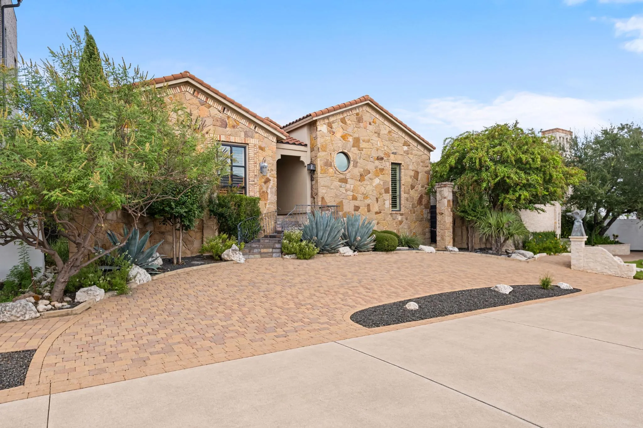 Photo 2 of 12912 LUNA MONTANA WAY S