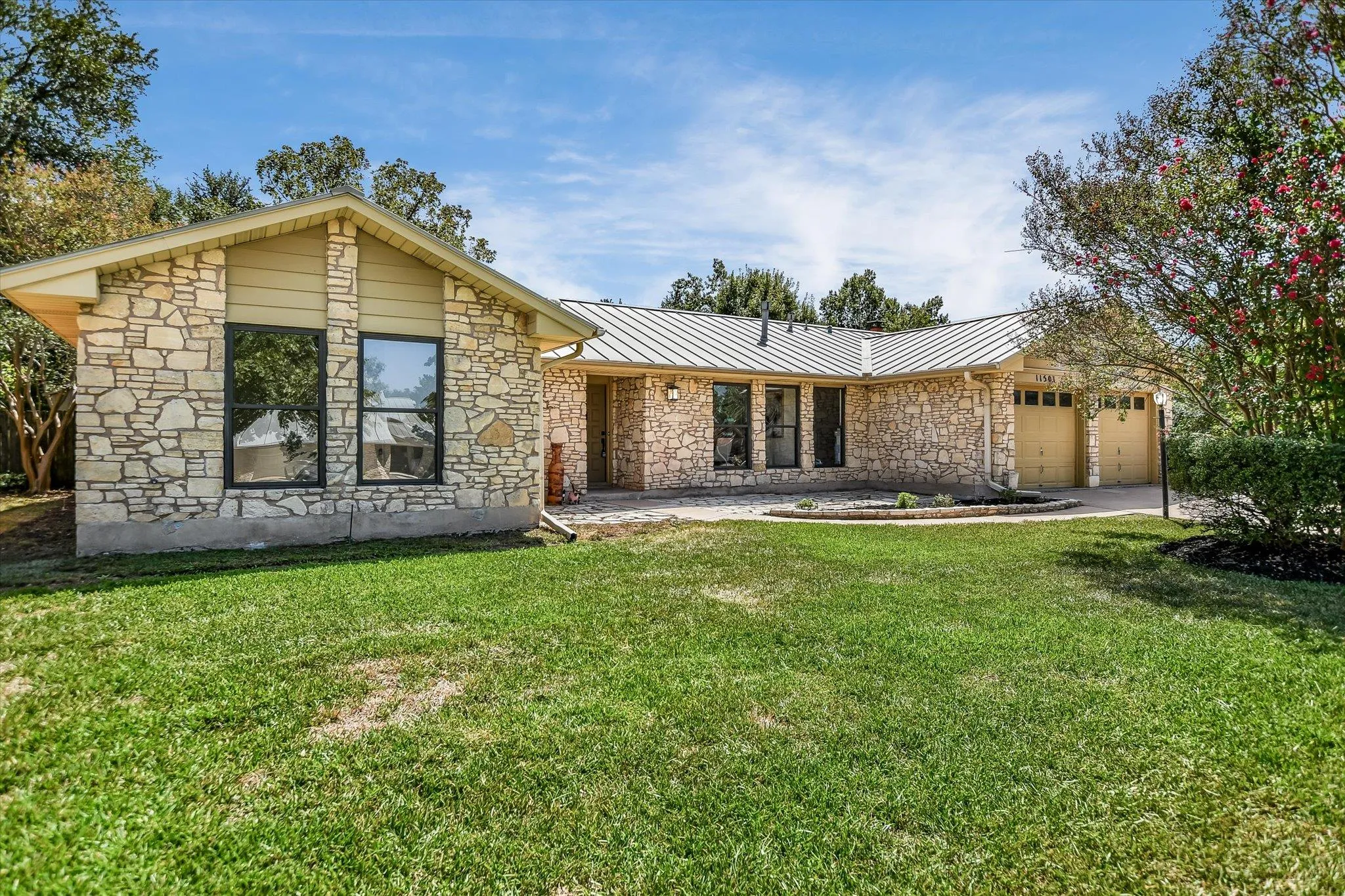 Photo of 11501 BUCKINGHAM RD, Austin, TX, 78759