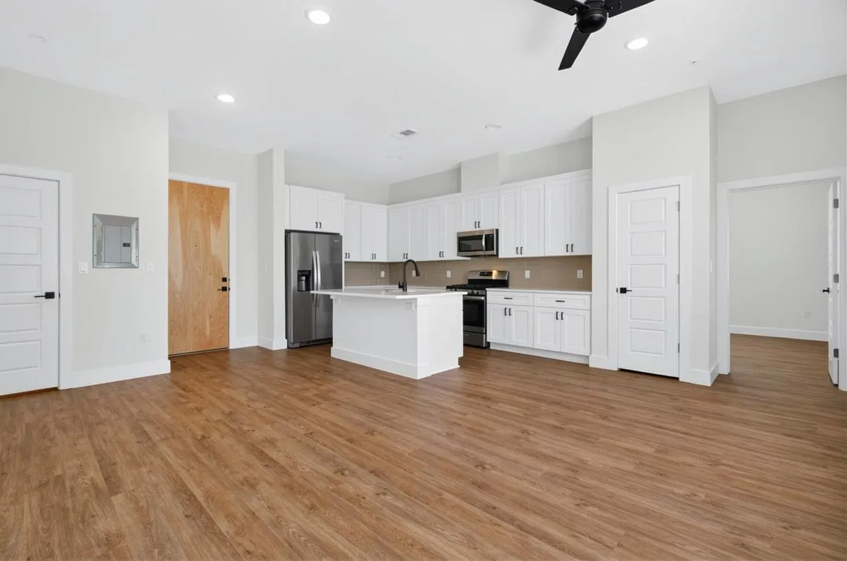 Photo 5 of 1811 WEBBERVILLE RD #1210