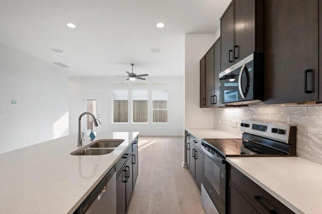 Photo 5 of 2205 CENTO WALK