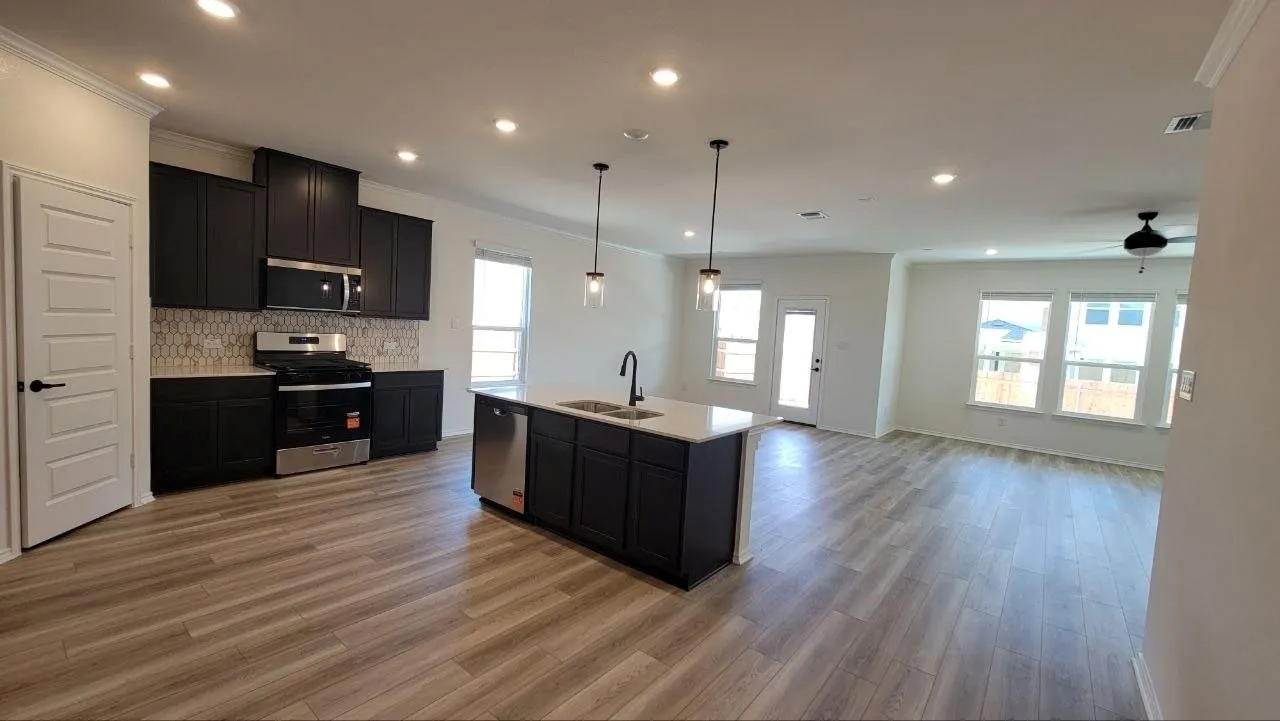 Photo 4 of 3745 CAMPORA LN