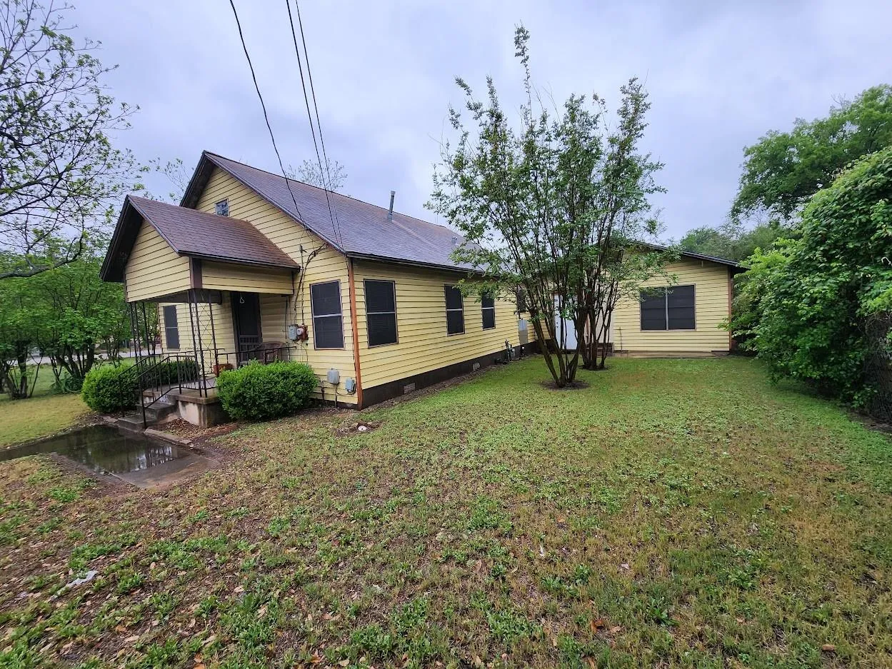 Photo of 808 MONTOPOLIS DR, Austin, TX, 78741