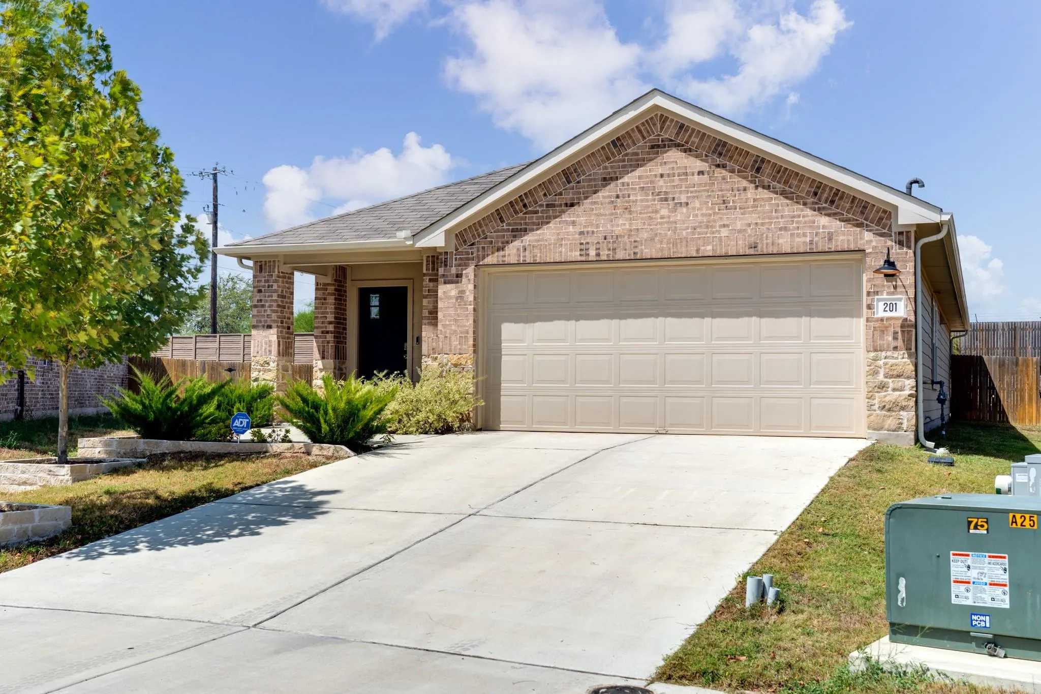 Photo of 201 ELBOW BUSH CV, Kyle, TX, 78640