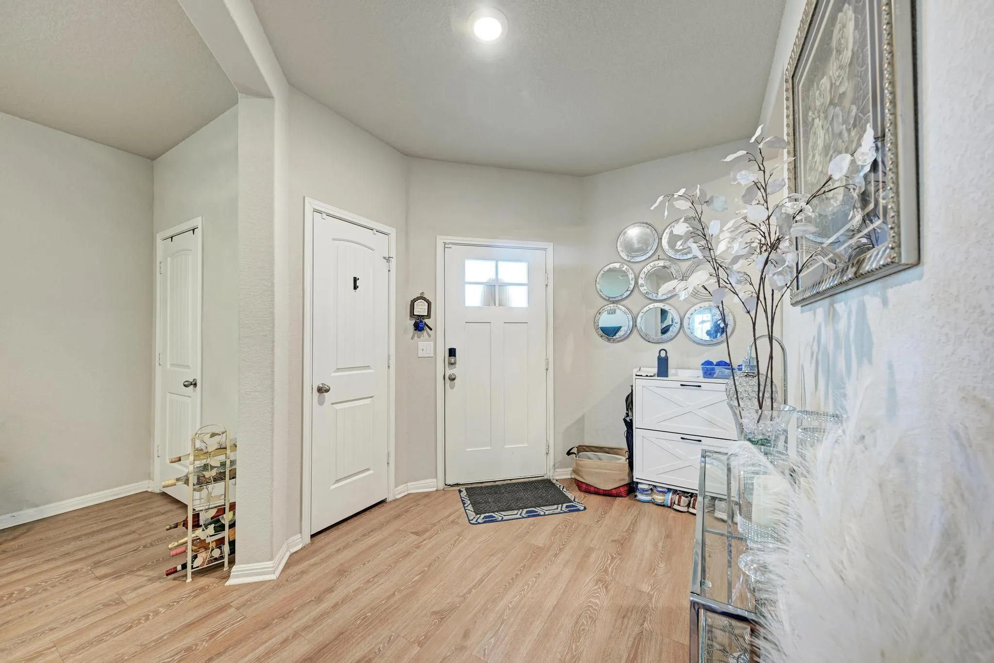 Photo 5 of 613 OTTO AVE
