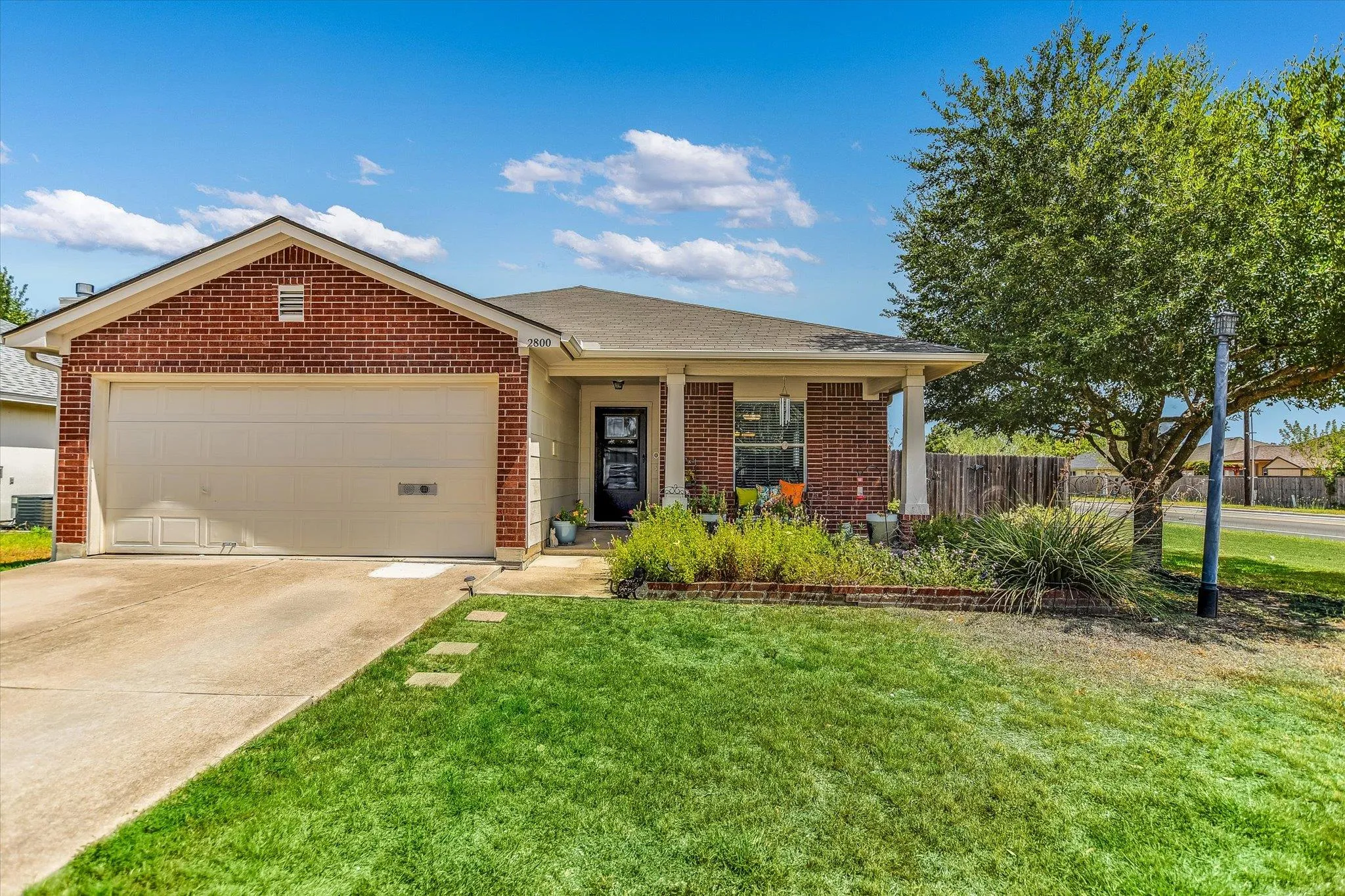 Photo of 2800 TYLER LN, Taylor, TX, 76574