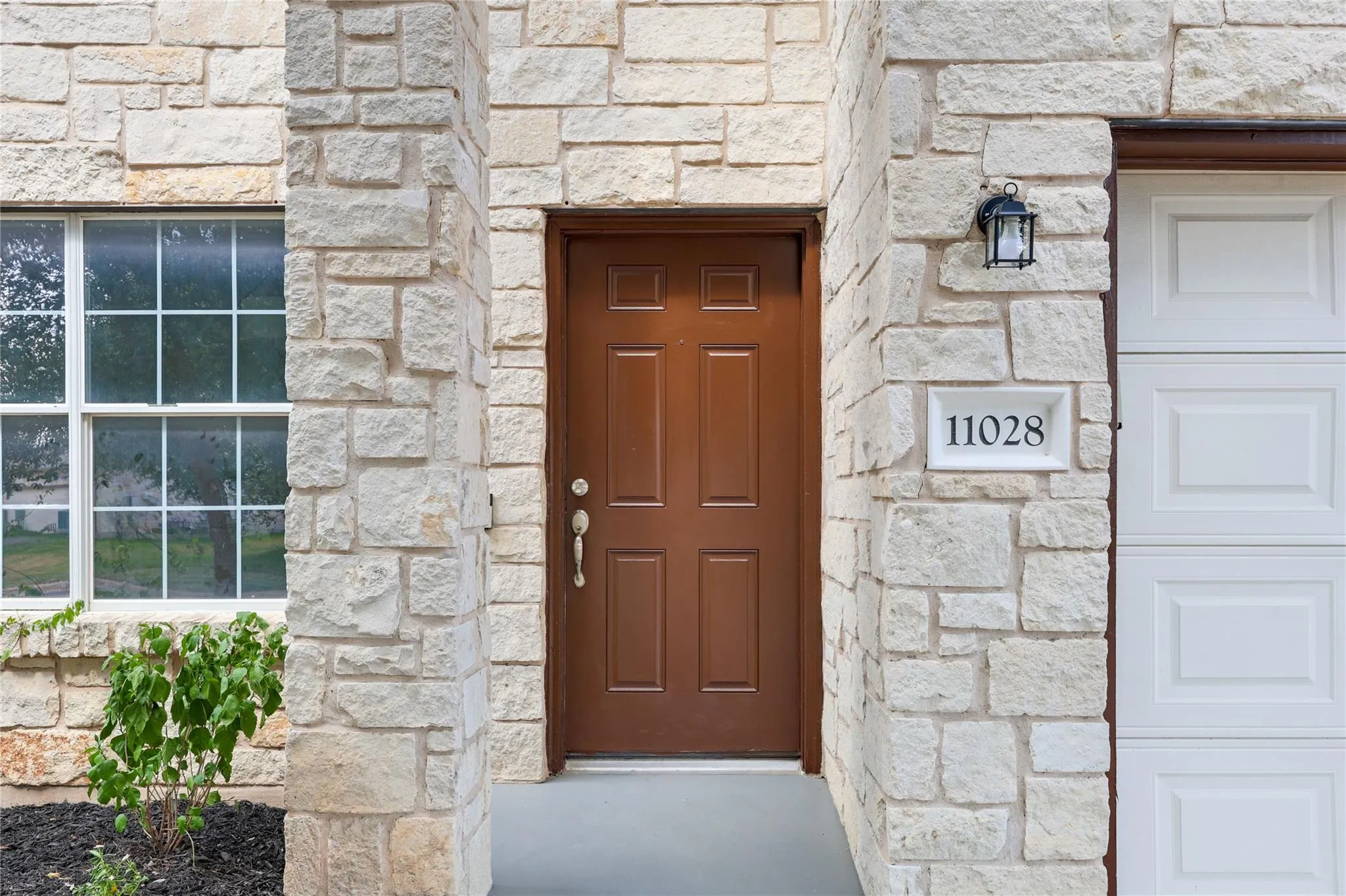 Photo 4 of 11028 FURROW HILL DR