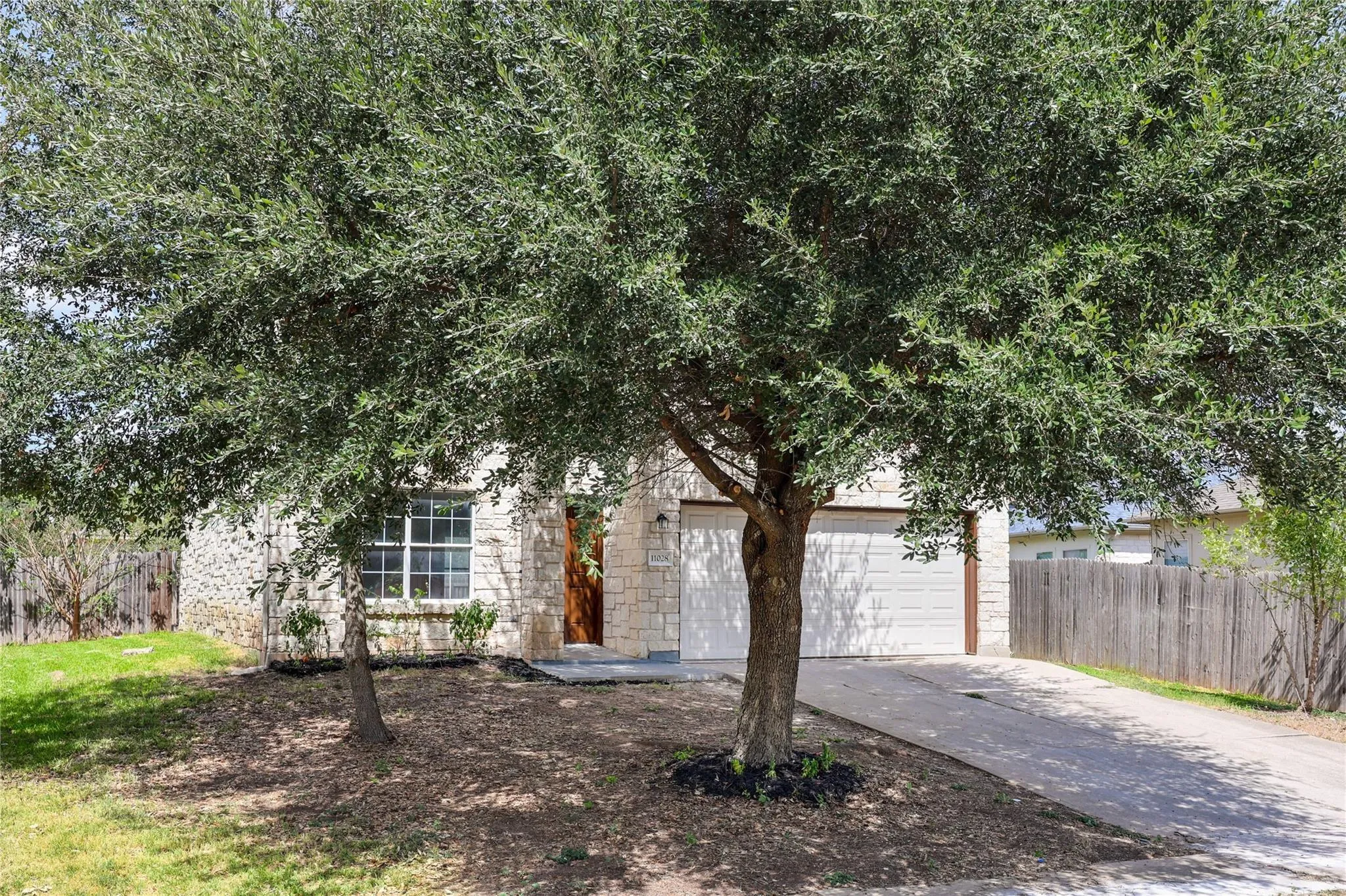 Photo 3 of 11028 FURROW HILL DR