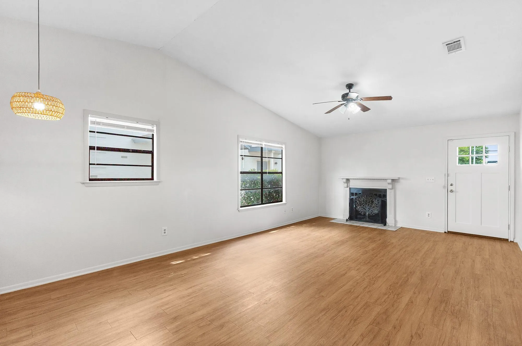 Photo 5 of 1604 MILL ST #B