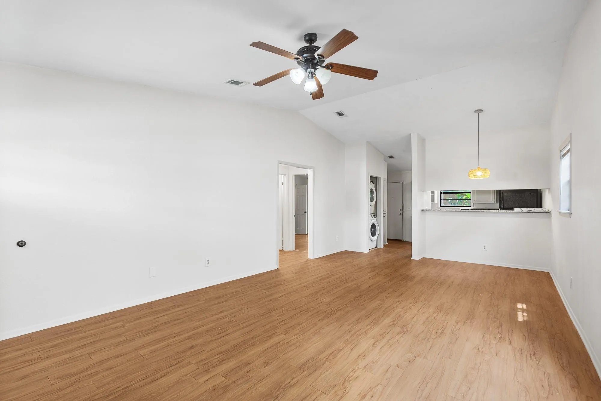 Photo 3 of 1604 MILL ST #B