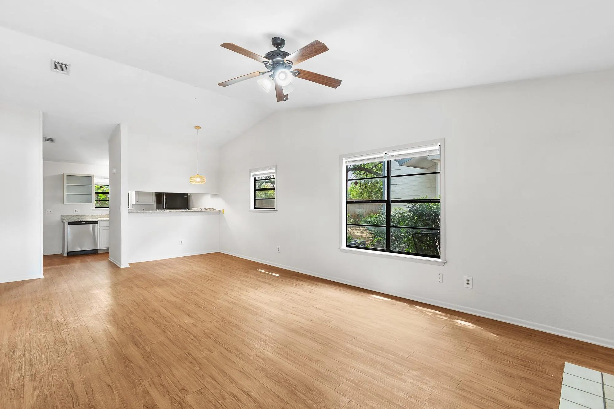 Photo 2 of 1604 MILL ST #B