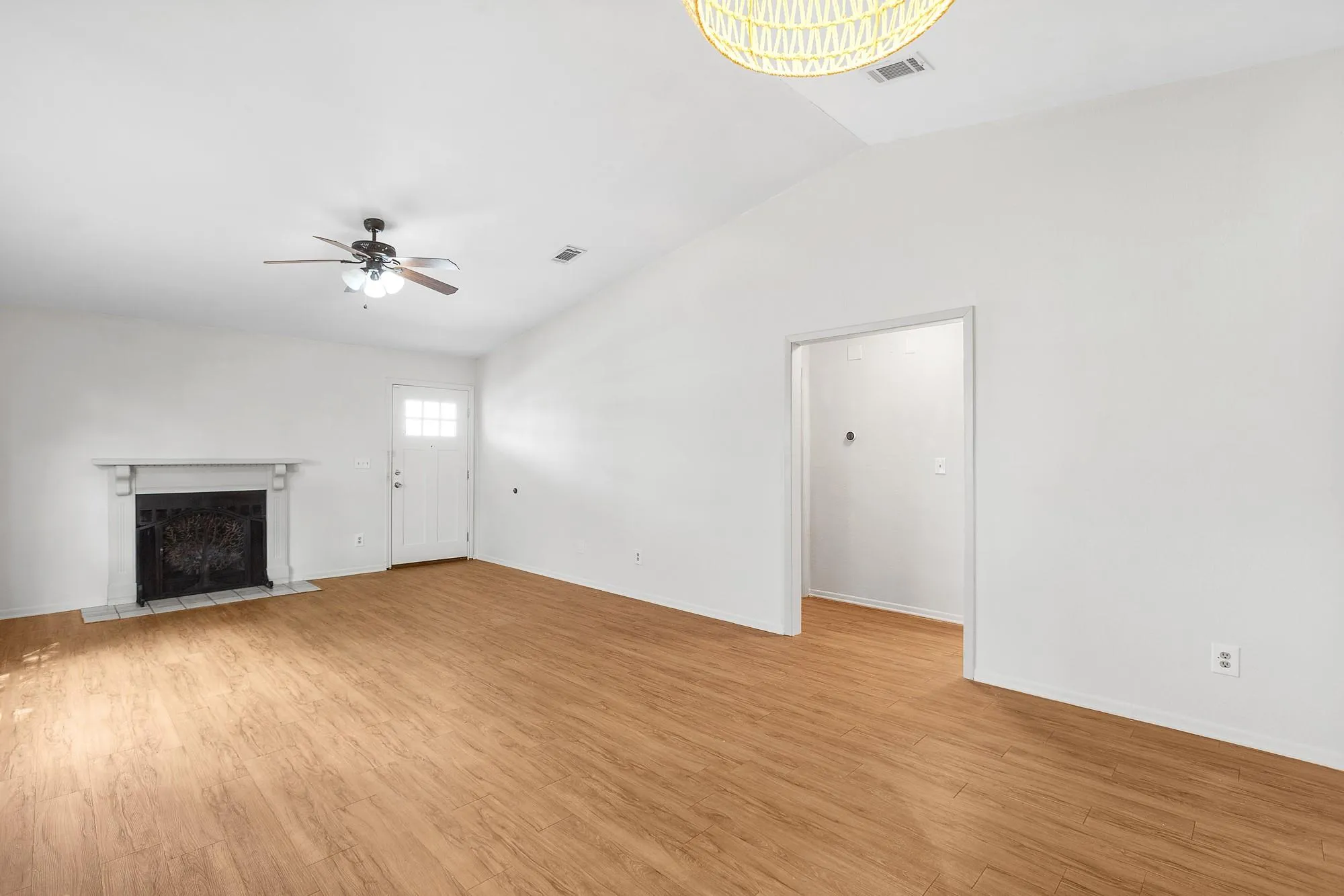 Photo 4 of 1604 MILL ST #B