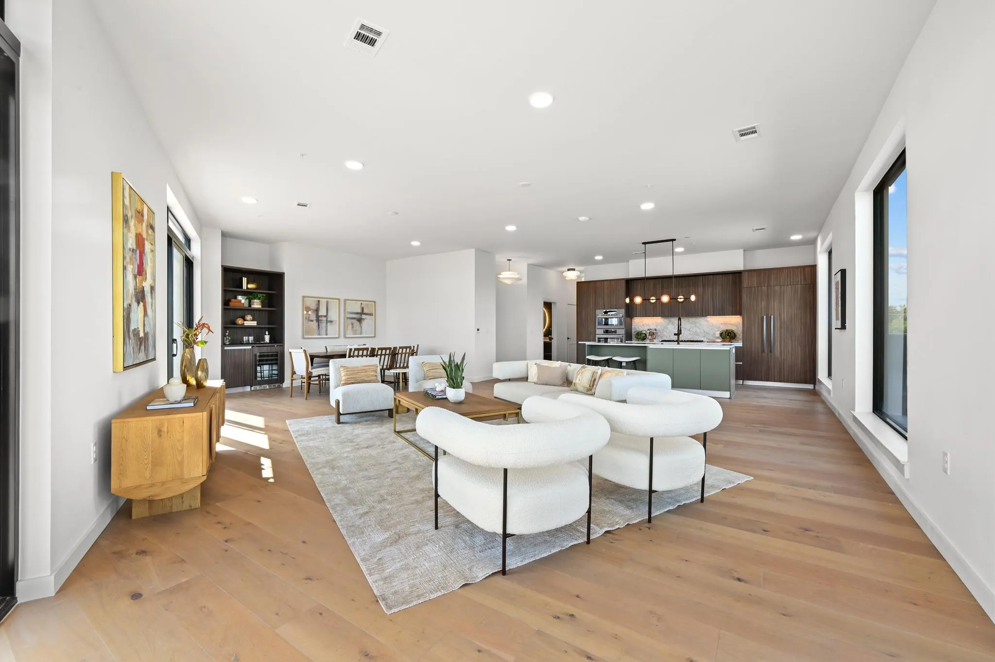 Photo 5 of 2209 S 1ST ST #401