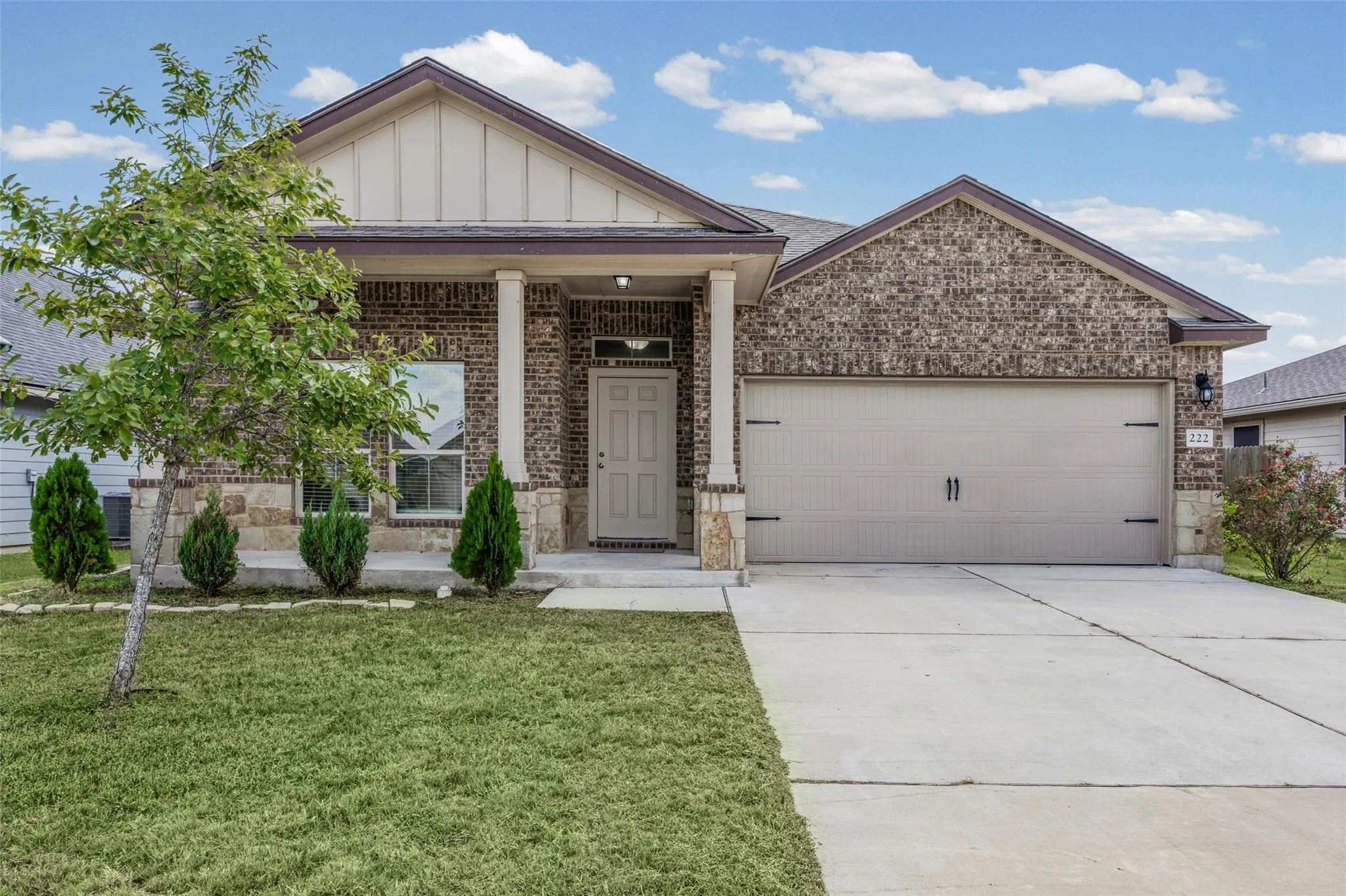 Photo of 222 REAGOR DR, Taylor, TX, 76574