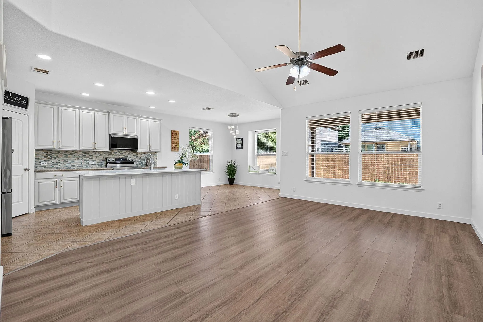 Photo 5 of 1806 SALINE CREEK DR