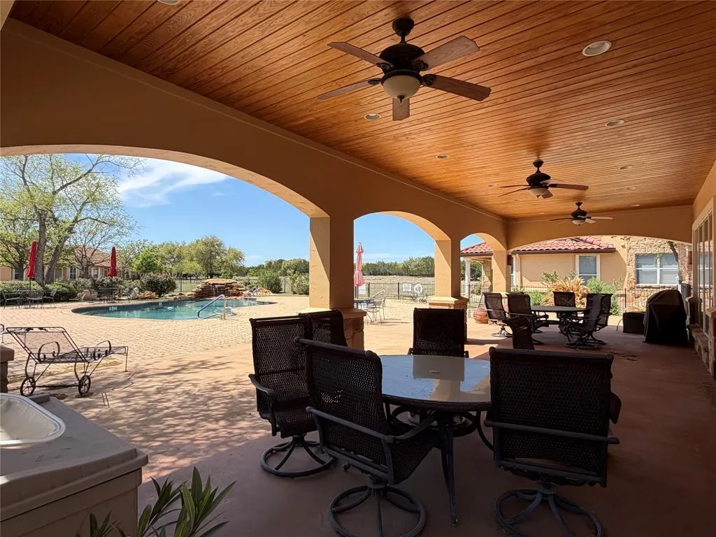 Photo 3 of 21118 HIGHLAND LAKE DR #2
