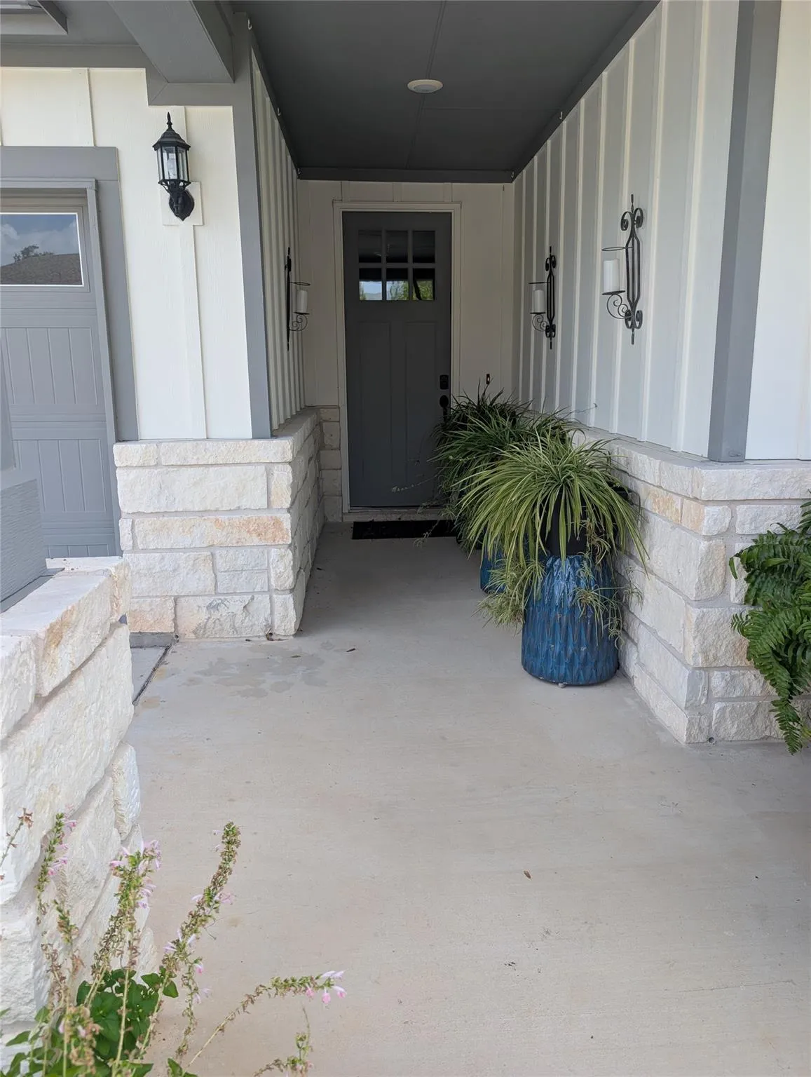 Photo 2 of 336 KITTY HAWK RD