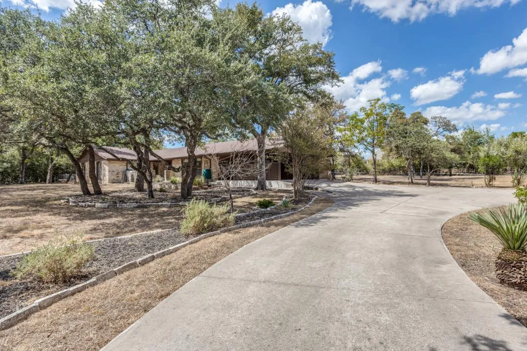 Photo of 300 W SEQUOIA SPUR, Georgetown, TX, 78628