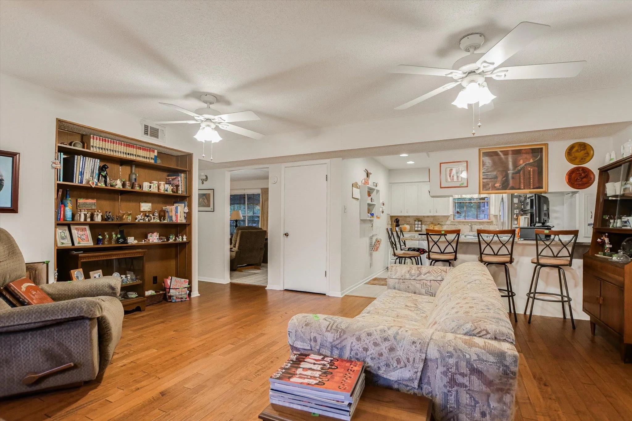 Photo 5 of 900 PEPPERELL CT