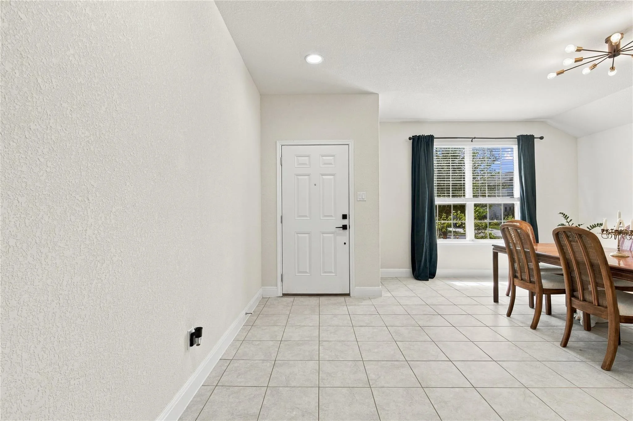 Photo 5 of 6025 GIMIGNANO PL
