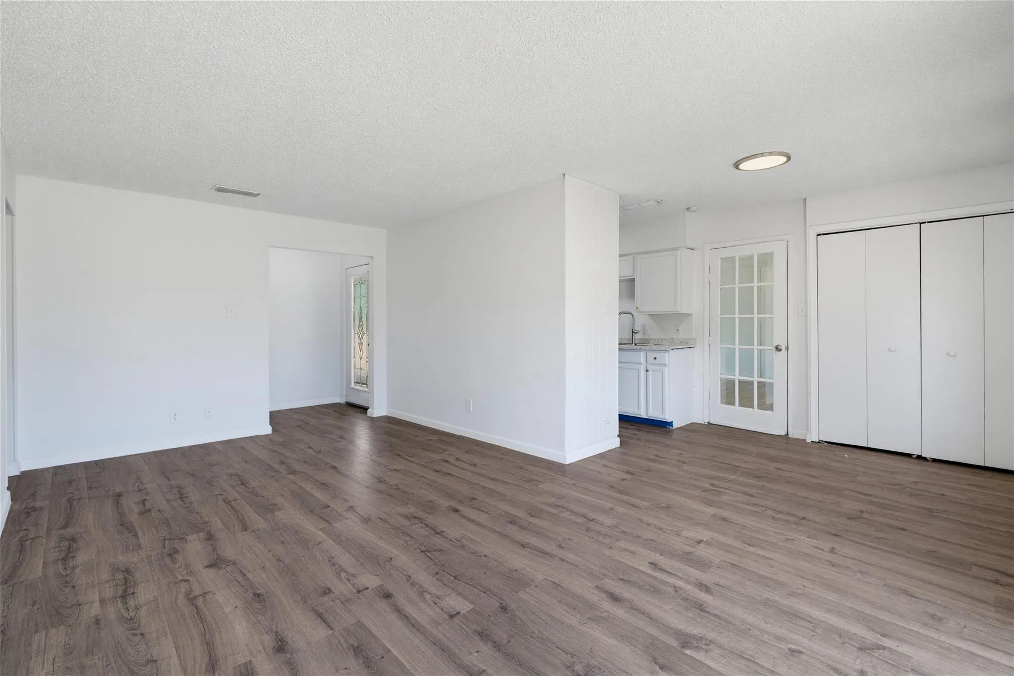 Photo 5 of 2311 CAMPDEN DR