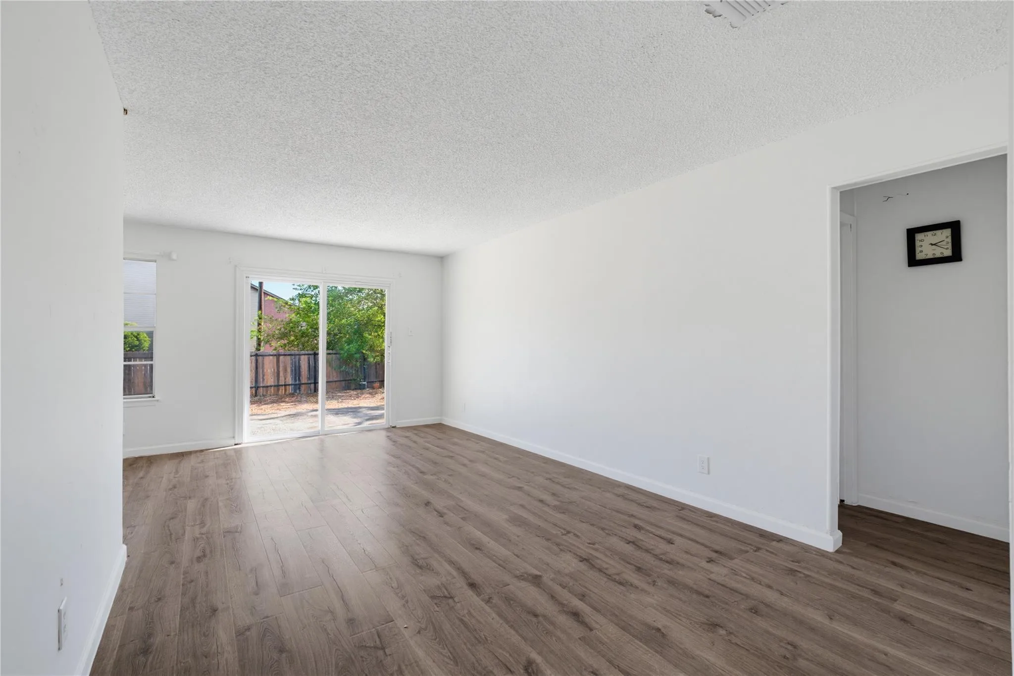 Photo 3 of 2311 CAMPDEN DR