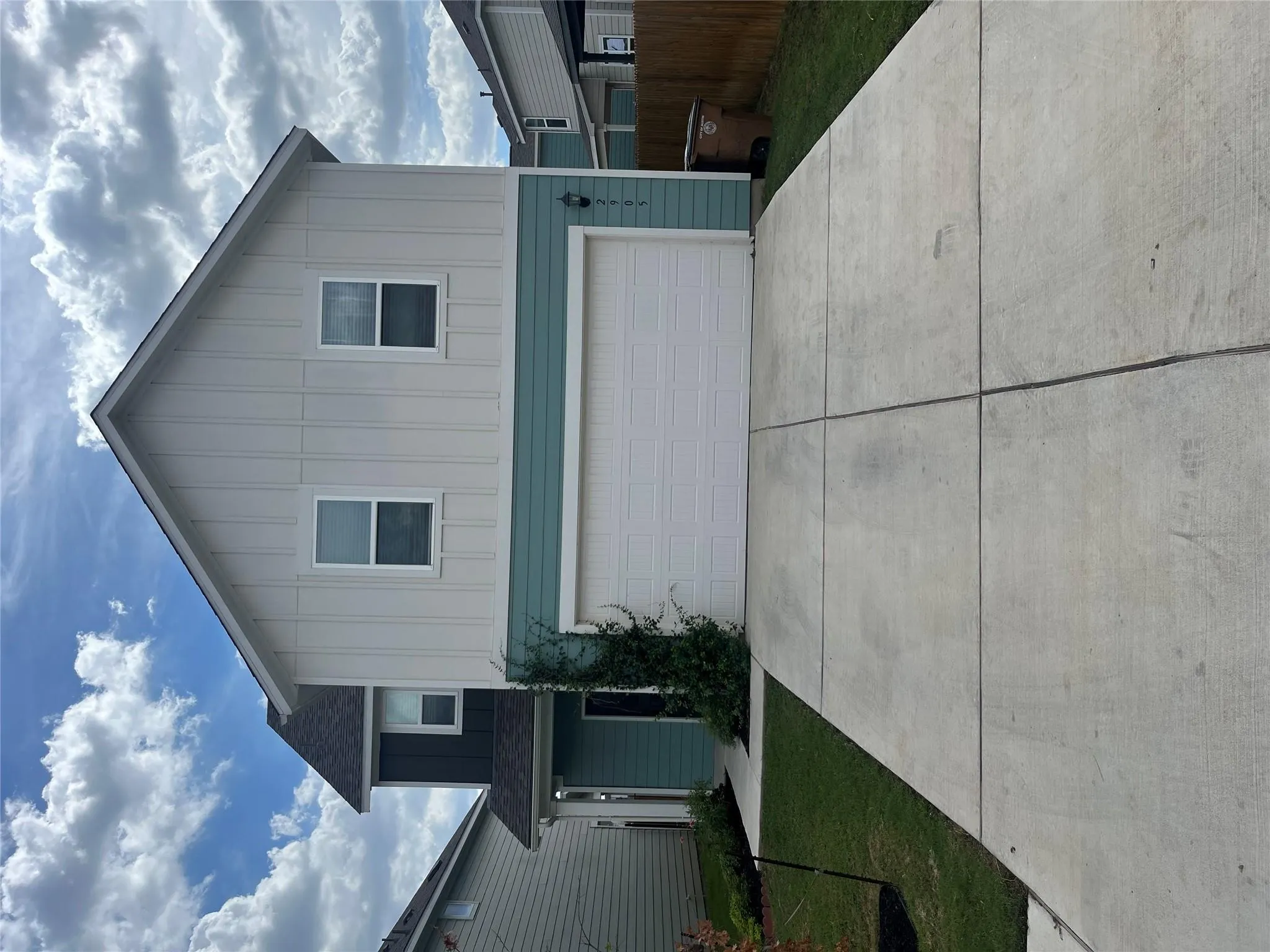 Photo 2 of 2905 SAINT REGIS DR