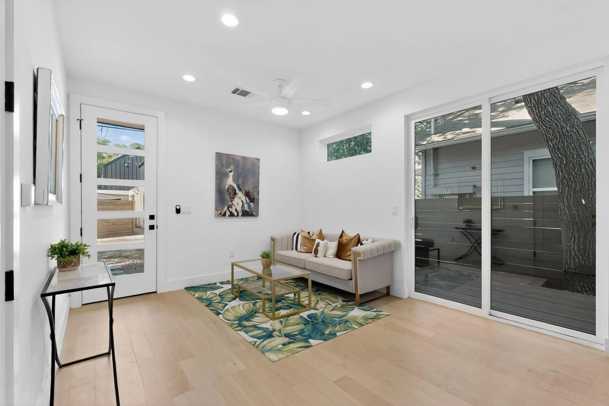 Photo 4 of 1708 CANTERBURY ST #2