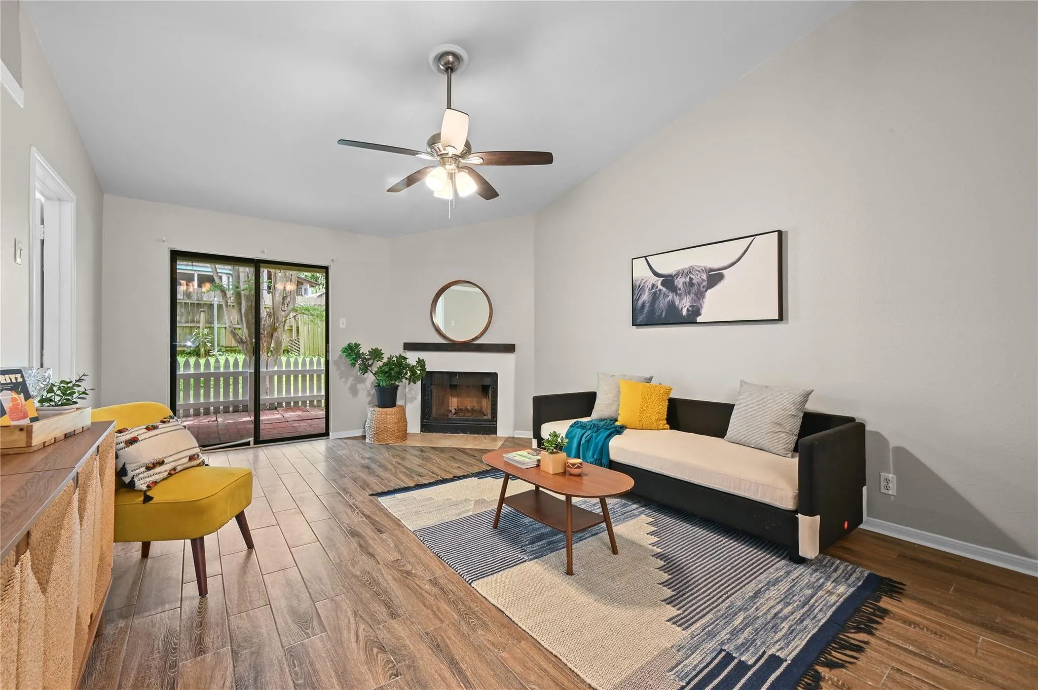 Photo 2 of 1601 FARO DR #1404