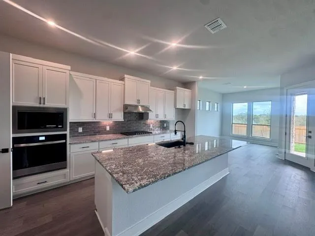 Photo 3 of 272 TERLINGUA DR
