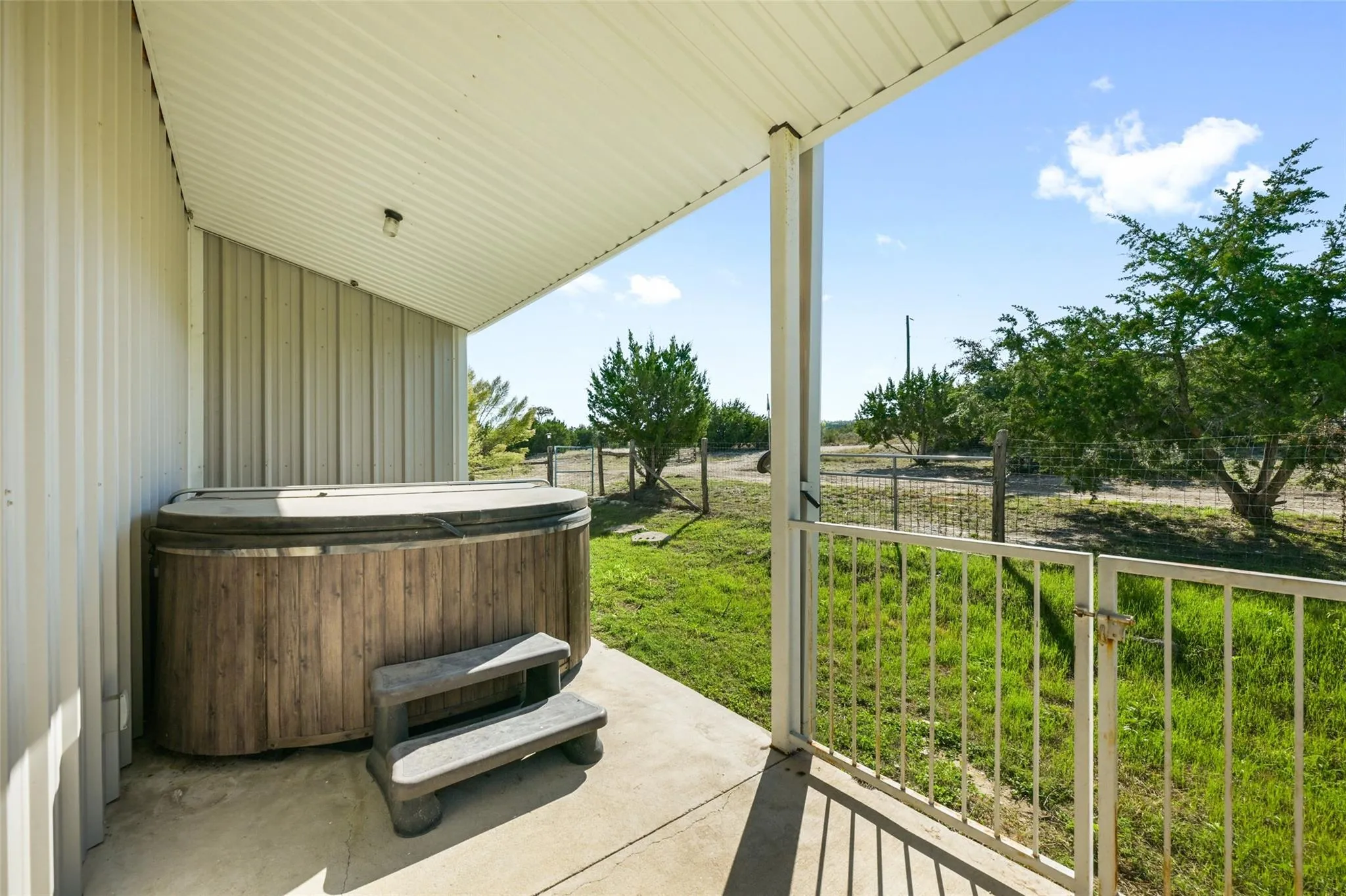 Photo 4 of 1101 ROY CREEK TRL