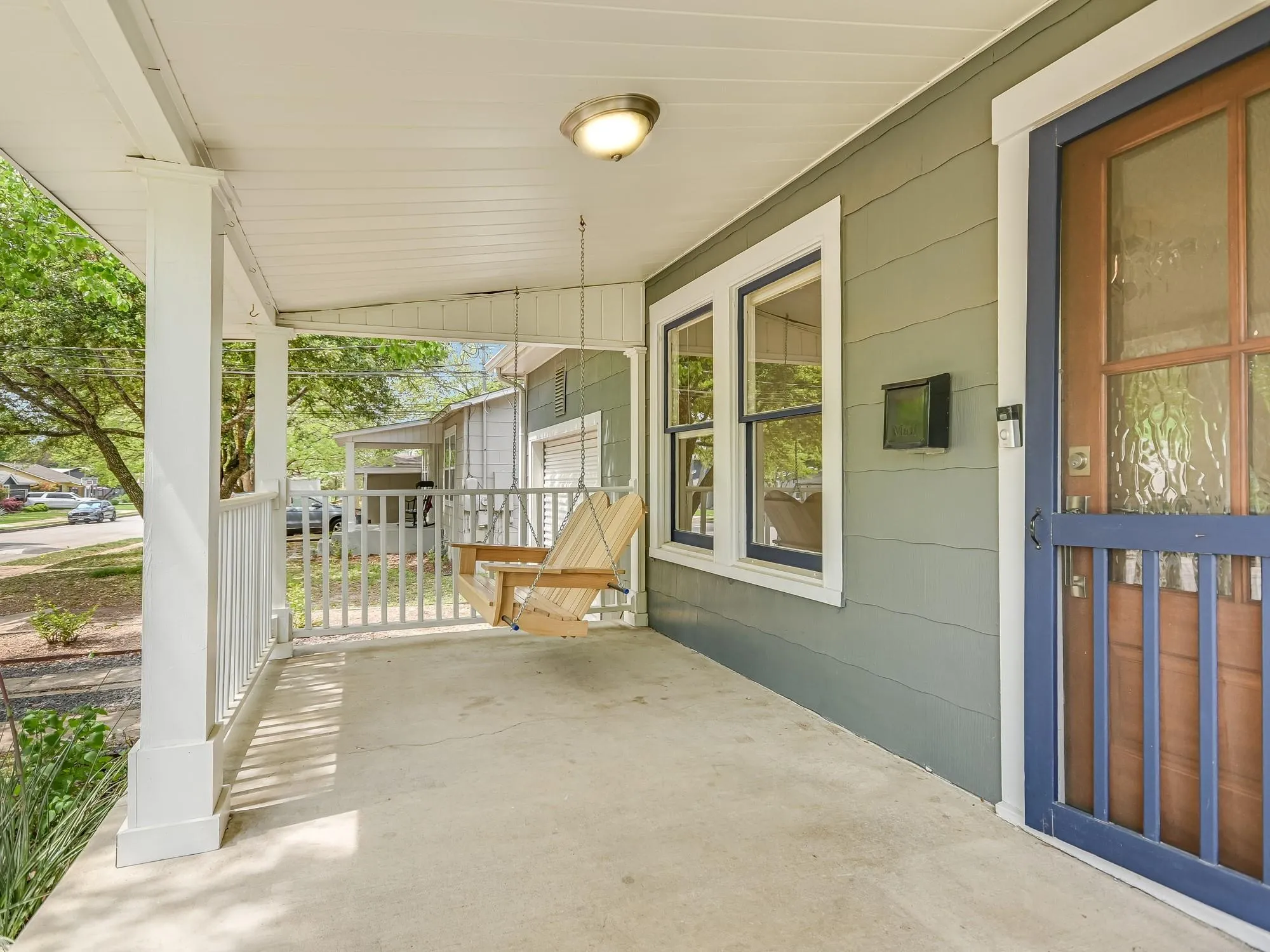 Photo 3 of 1402 ROMERIA DR
