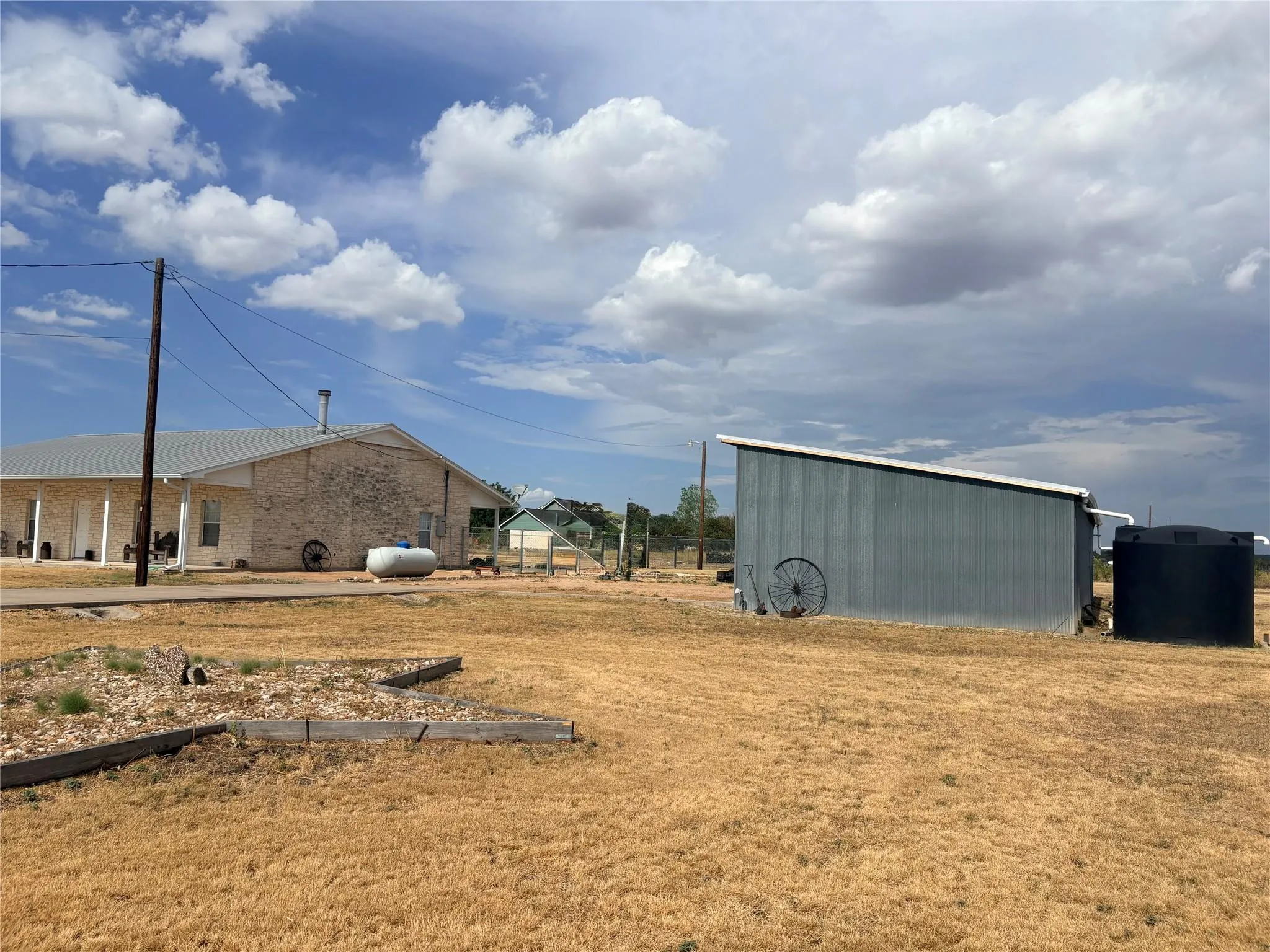 Photo 4 of 725 COUNTY ROAD 124 NONE