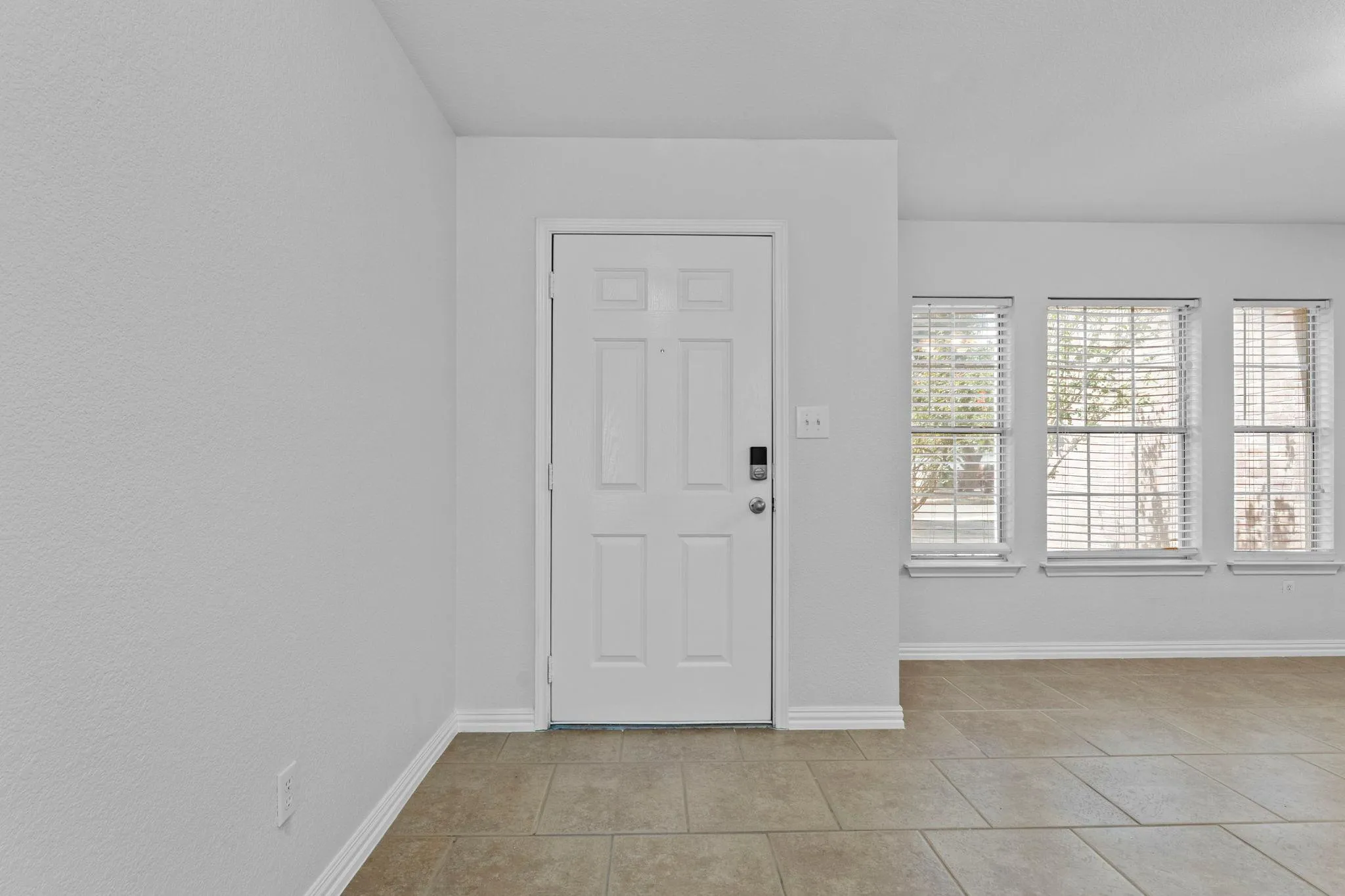 Photo 2 of 551 WHISPERING HOLLOW DR