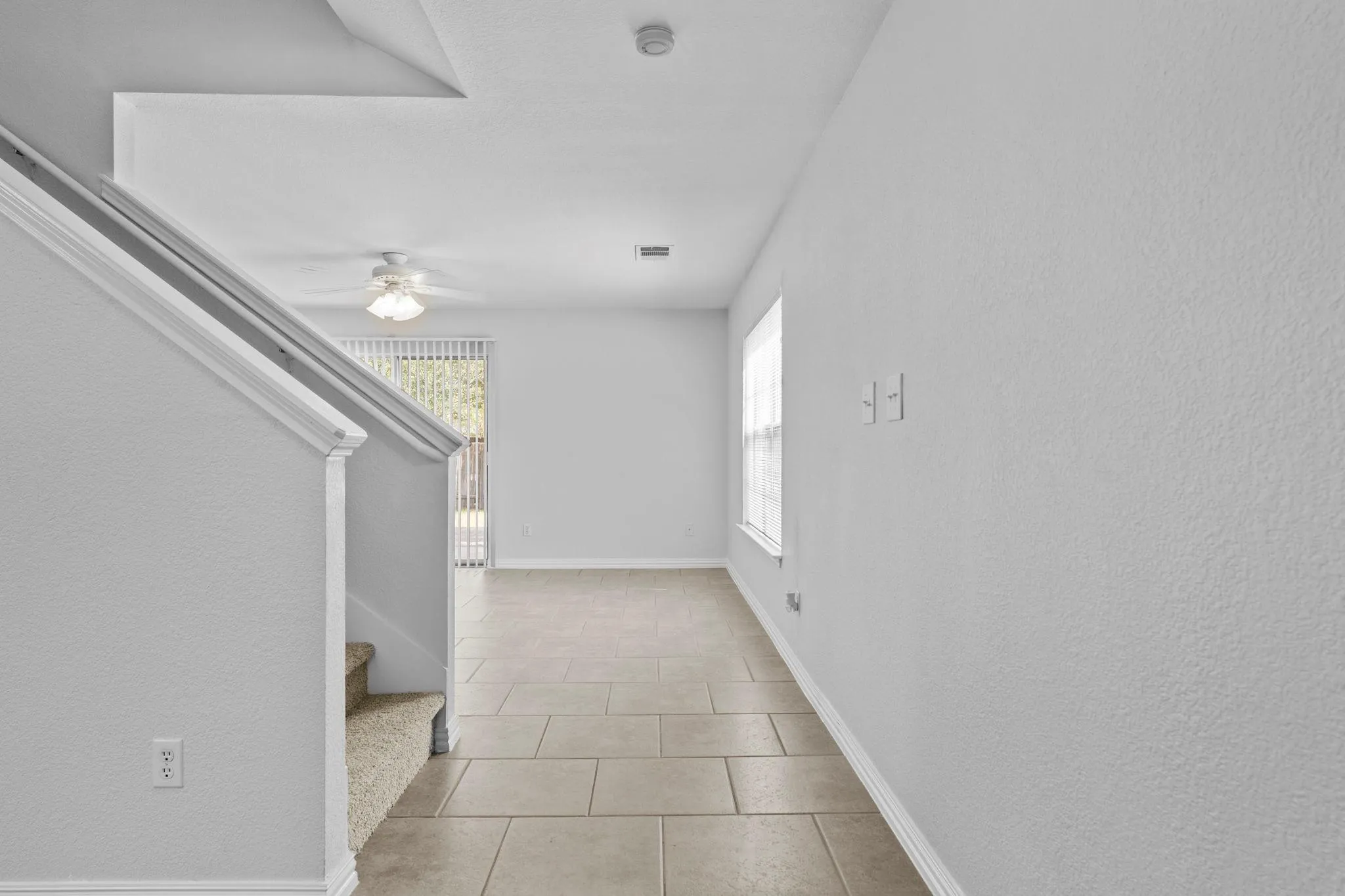 Photo 5 of 551 WHISPERING HOLLOW DR