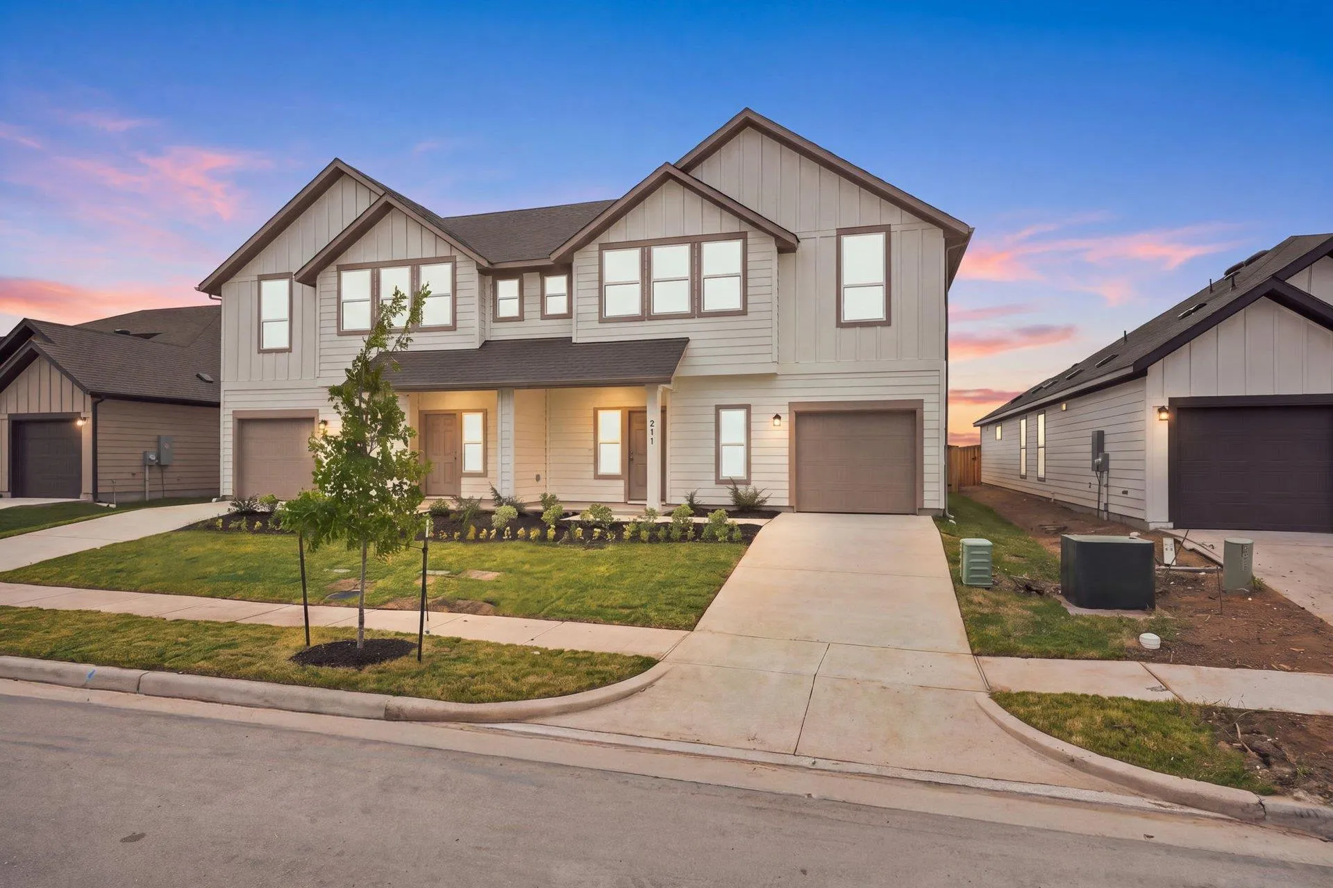 Photo of 211 BACKWOOD PASS, Taylor, TX, 76574