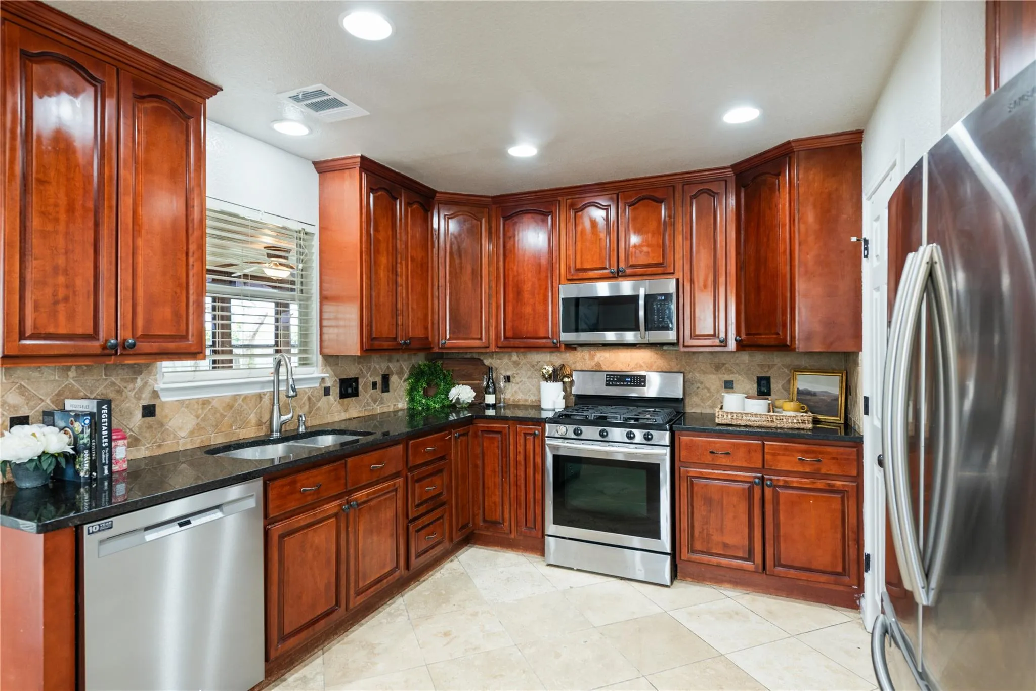 Photo 4 of 2312 MARCUS ABRAMS BLVD