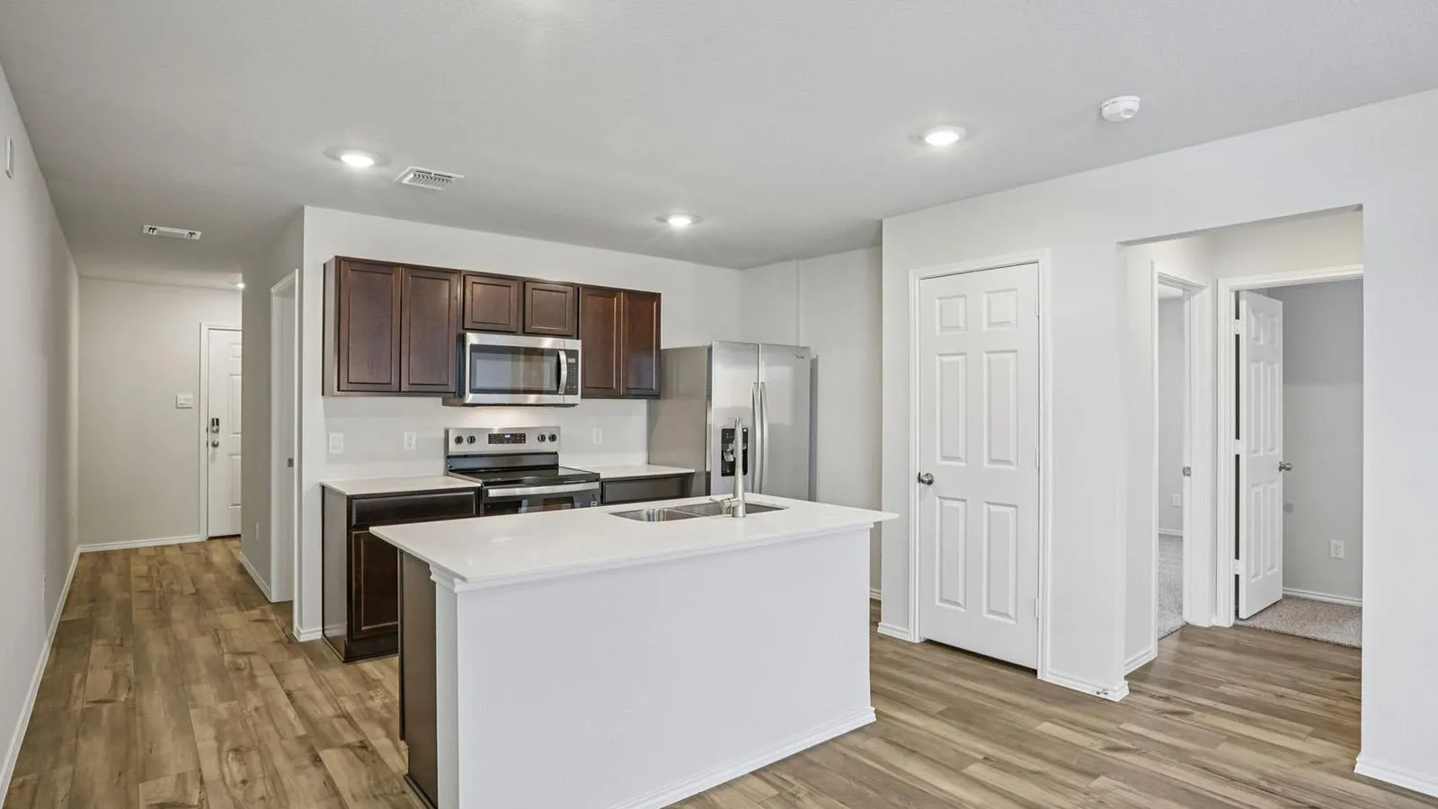 Photo 3 of 120 DAGNEY CT