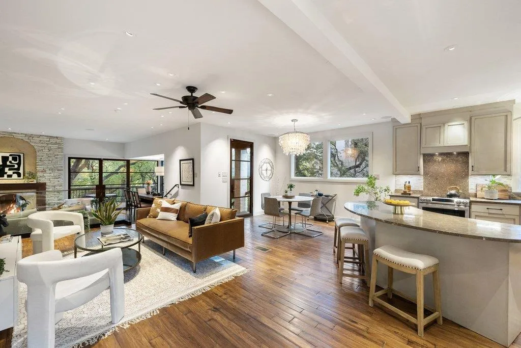 Photo 2 of 1615 SPYGLASS DR #1