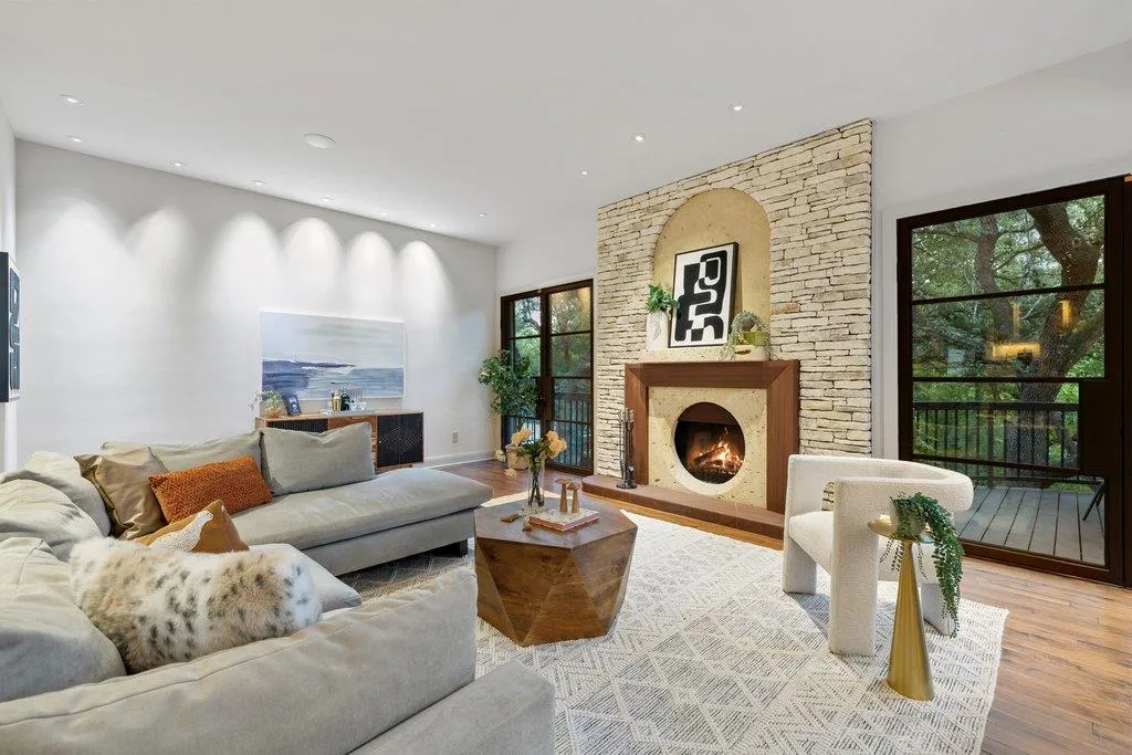Photo 4 of 1615 SPYGLASS DR #1