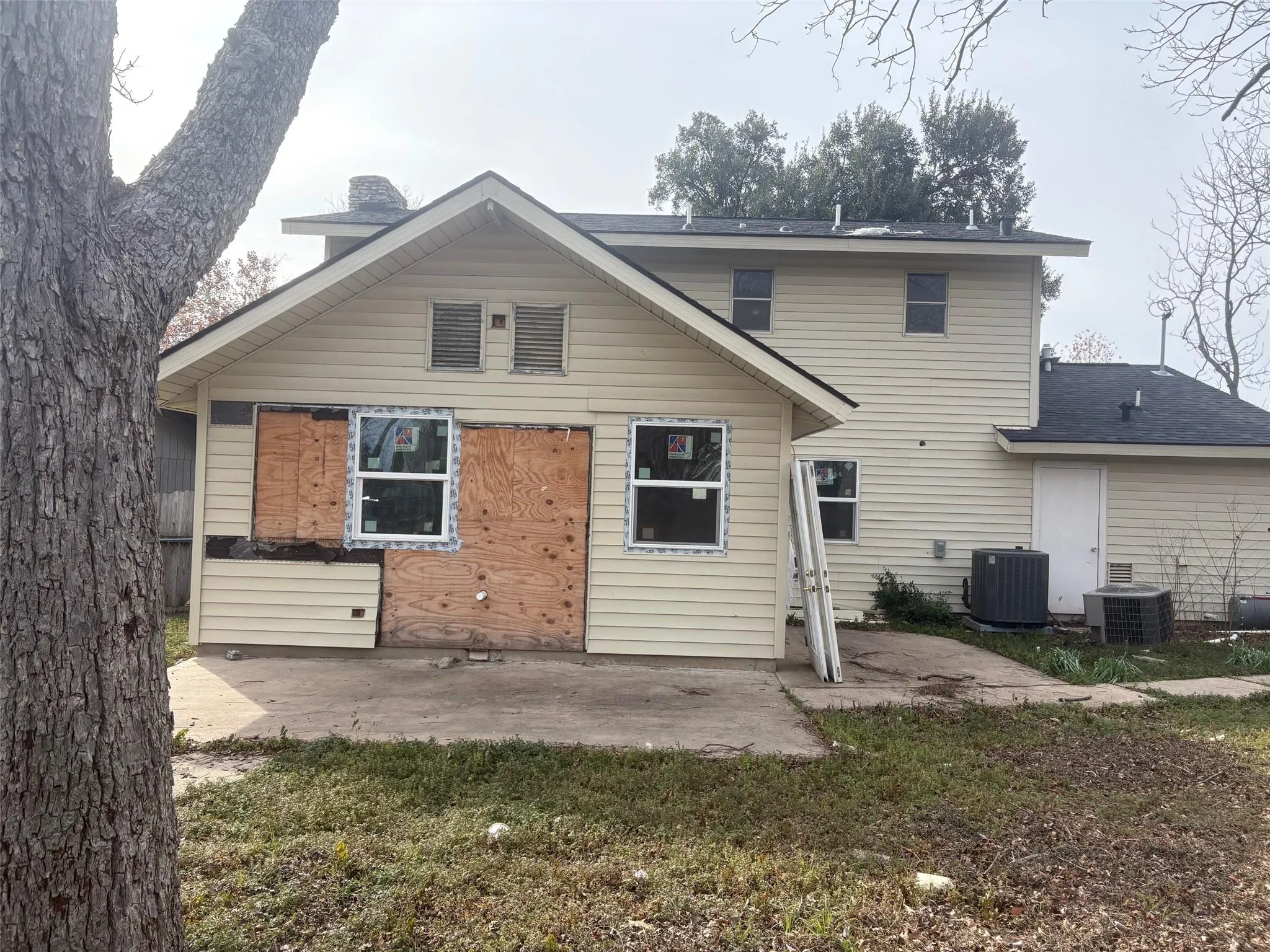 Photo 5 of 8702 S BRIDGEPORT DR