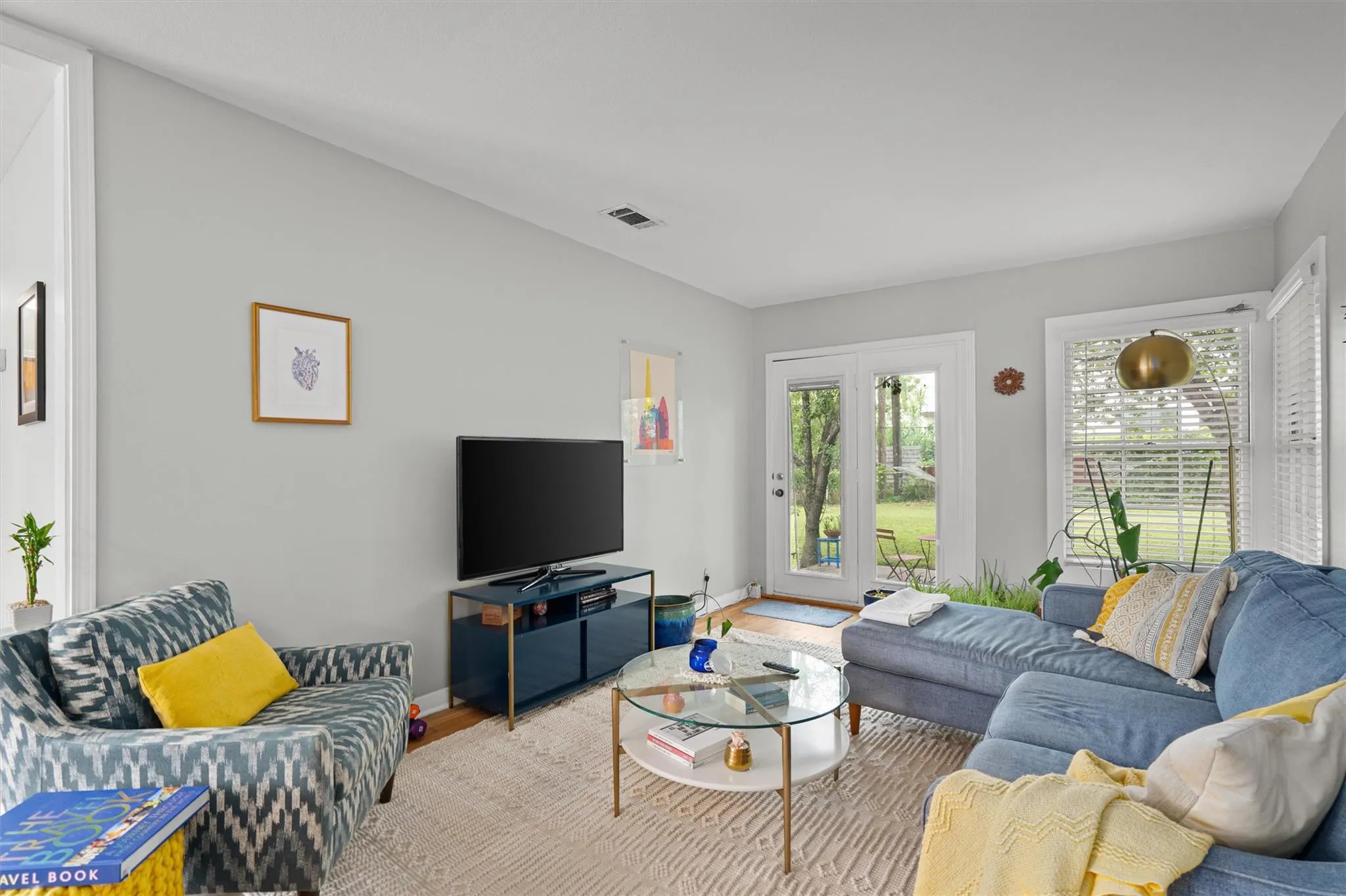 Photo 5 of 2633 W 45TH ST