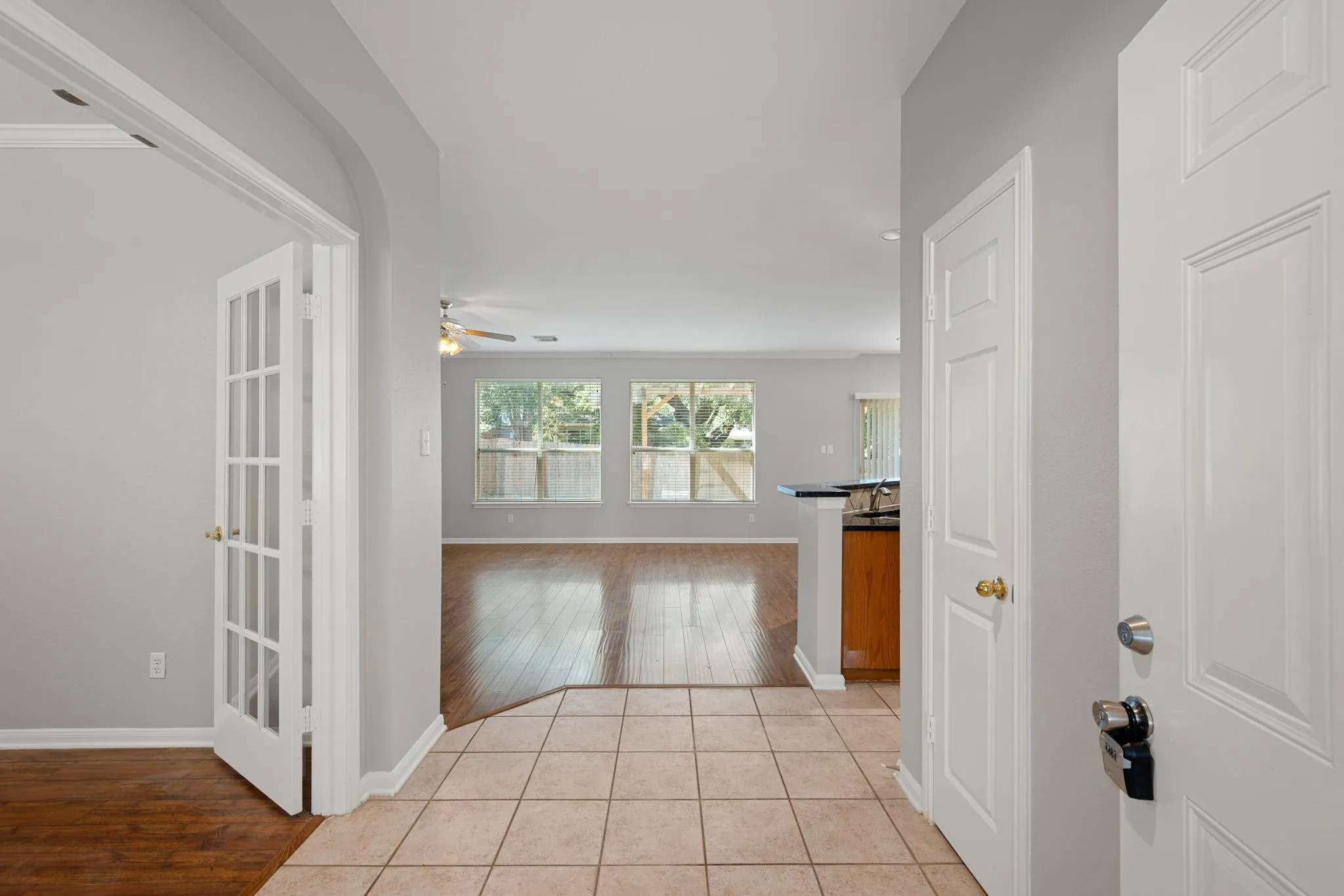 Photo 4 of 6036 MESA VERDE CIR