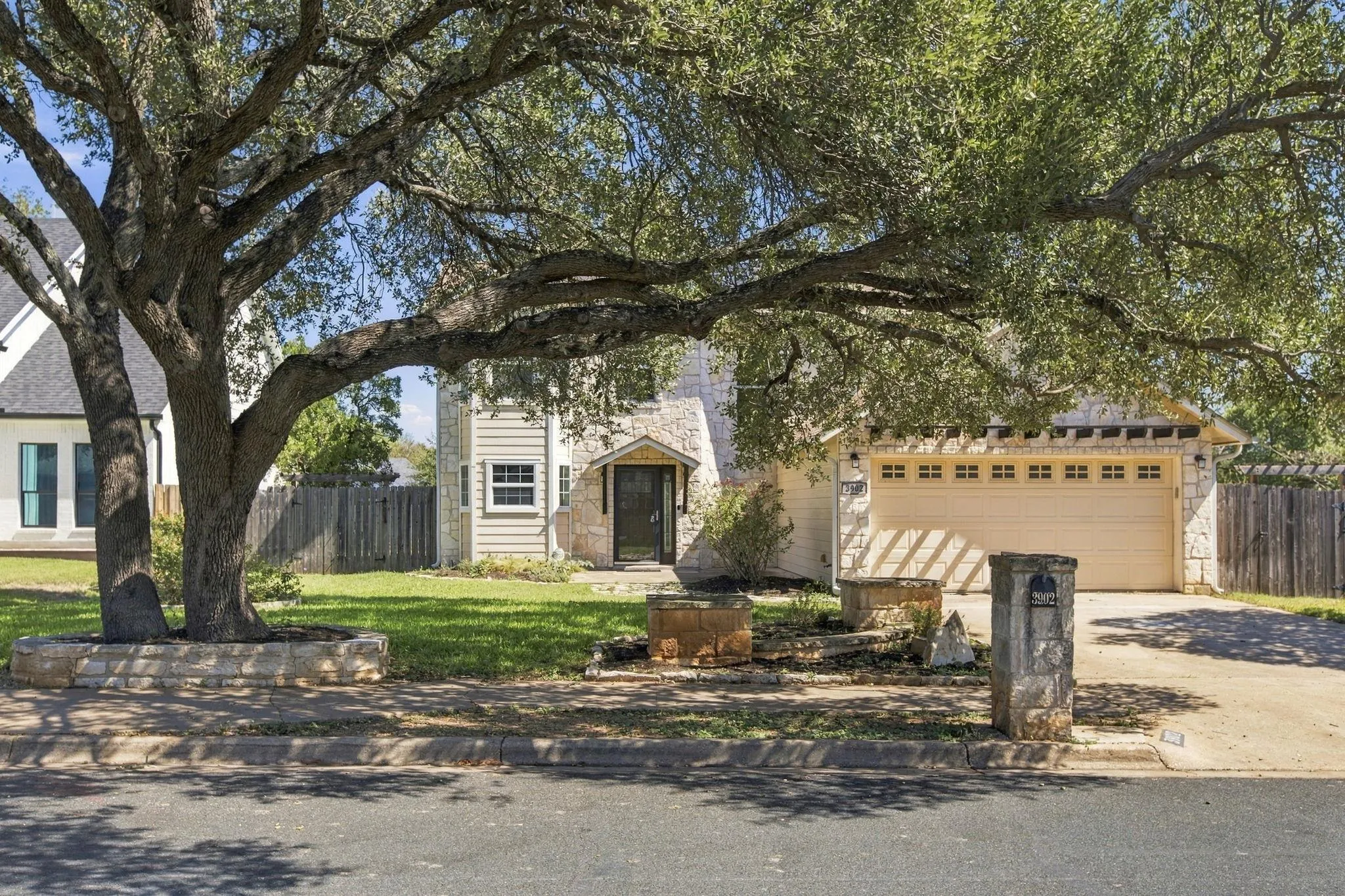 Photo of 3902 HAWKSHEAD DR, Austin, TX, 78727